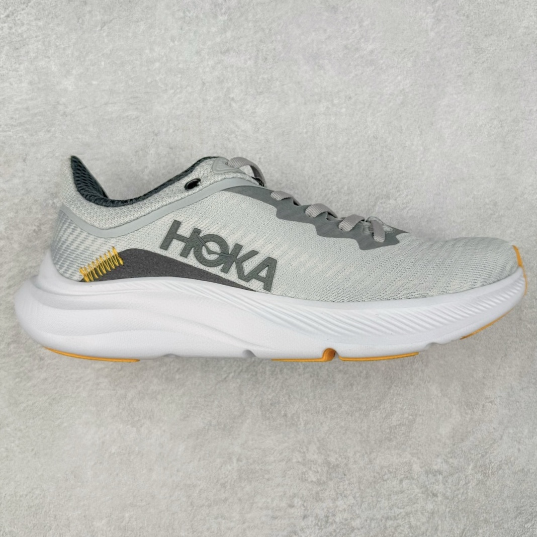 HOKA ONE ONE Solimar 轻便舒适织物耐磨减震低帮长跑跑步鞋 HOKA ONE ONE是来自美国的跑步鞋知名品牌，创立于2009年，始终致力于为所有跑者提供更新、更好的跑步装备。相比常规跑鞋，HOKA ONE ONE特别研发使用性能独特的几何形跑鞋中底，此种鞋底更厚、更高、回弹性也更好，除了卓越的缓冲性能，它还能內各种阶段的跑者带来更具动感、更加稳定的跑步体验。HOKAONE ONE从设计之初就清楚意识到，要保证跑者步幅的均匀一致，双脚自然而然的运动至关重要。尺码：36 36.5 37.5 38 38.5 39 40 40.5 41 42 42.5 43 44 44.5 45-选品中心