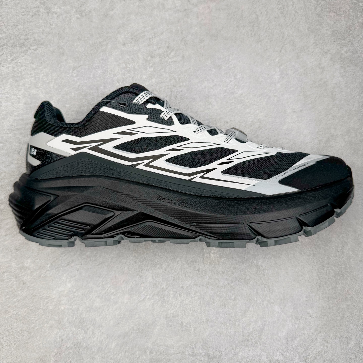 凯乐石 KAILAS C 4 25款舒适缓冲徒步 织物TPU减震防滑透气包裹性轻便低帮 超强抓地力越野跑步鞋 KAILAS凯乐石品牌是全球三大全系攀登品牌之一，于2003年创立于中国广州，致力于为有攀登梦想的户外运动员及爱好者，研发制造功能性专业装备，满足他们在极限环境下安全舒适的需求，凯乐石专注于科技面料的开发及专业功能设计，产品线覆盖登山、攀岩、徒步、越野跑山、露营、旅行等多项户外运动，通过运动员的测试反馈，不断进化迭代，产品荣获国内外大奖71座，发明专利21个，更突破性的自主研发攀登器械，打造出中国的攀登硬实力。实拍调校N版已经零色差零失真 百分百还原实物色彩所见即所得 不存在货不对板色差等低级问题 选购参考实物拍摄 不混卖不参货 只用心做好货严格选品 承诺混一赔十 尺码：36 36.5 37.5 38 38.5 39 40 40.5 41 42 42.5 43 44 44.5 45-选品中心