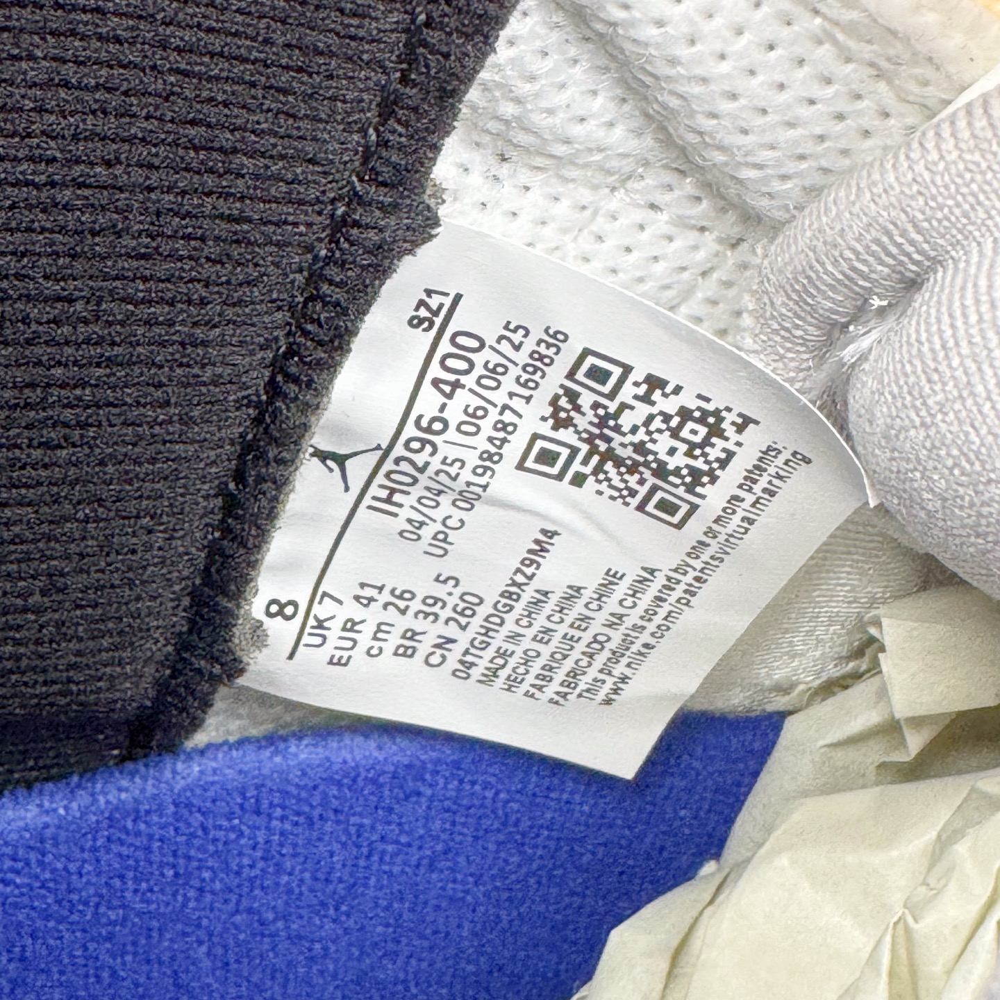 图片[12]-＃KZ神版 Air Jordan AJ11 Retro High Rare Air 高帮系列 氧化做旧宝蓝 IH0296-400 市场中端王者 耗时半年巨作 全套原纸板楦头开发 确保原汁原味 完美呈现11代版型 此版本只针对中端市场 皮料材质有所更替 其他数据细节工艺流程均保持一致绝不口嗨 细节品控鞋型随意秒杀市面3XX 原楦原档案数据开模打造 原厂中底拉帮钢印 原厂进口漆皮 防冻不开裂 原装鞋撑 水晶大底正确色度色泽 原楦原数据刺绣 原厂车缝走线及对位 毫厘不差 飞人logo采用原数据电脑刺绣 原装正品碳纤维真实碳板 增强抗扭 原内标 原盒标 正确官方原盒 防氧化水晶外底 原厂配套全掌solo气垫 进口港宝加持 后跟自然饱满 全鞋荧光划线卡点 追求极致完美 每一双都是工艺品 多重QC质检 超越公司货的品控标准 实实在在的免检产品 尺码：36 36.5 37.5 38 38.5 39 40 40.5 41 42 42.5 43 44 44.5 45 46 47.5-选品中心