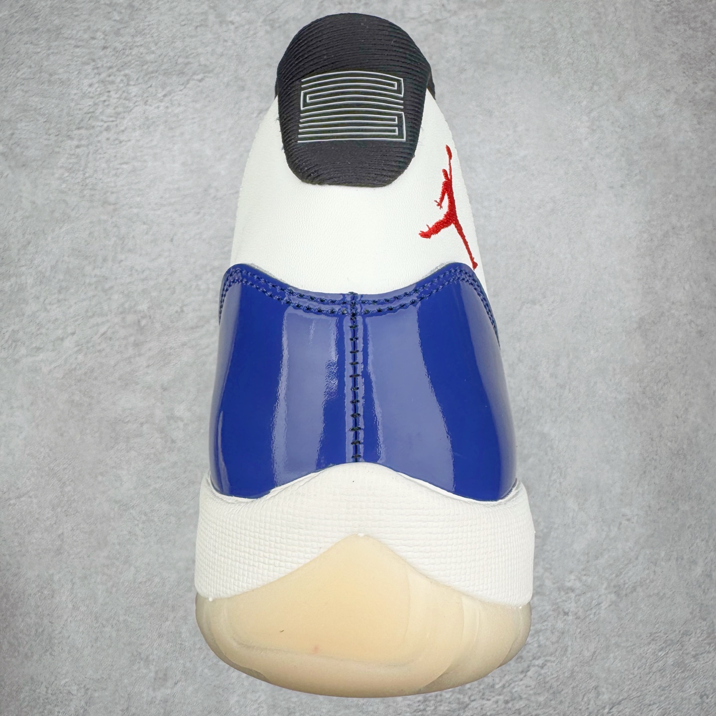 图片[8]-＃KZ神版 Air Jordan AJ11 Retro High Rare Air 高帮系列 氧化做旧宝蓝 IH0296-400 市场中端王者 耗时半年巨作 全套原纸板楦头开发 确保原汁原味 完美呈现11代版型 此版本只针对中端市场 皮料材质有所更替 其他数据细节工艺流程均保持一致绝不口嗨 细节品控鞋型随意秒杀市面3XX 原楦原档案数据开模打造 原厂中底拉帮钢印 原厂进口漆皮 防冻不开裂 原装鞋撑 水晶大底正确色度色泽 原楦原数据刺绣 原厂车缝走线及对位 毫厘不差 飞人logo采用原数据电脑刺绣 原装正品碳纤维真实碳板 增强抗扭 原内标 原盒标 正确官方原盒 防氧化水晶外底 原厂配套全掌solo气垫 进口港宝加持 后跟自然饱满 全鞋荧光划线卡点 追求极致完美 每一双都是工艺品 多重QC质检 超越公司货的品控标准 实实在在的免检产品 尺码：36 36.5 37.5 38 38.5 39 40 40.5 41 42 42.5 43 44 44.5 45 46 47.5-选品中心