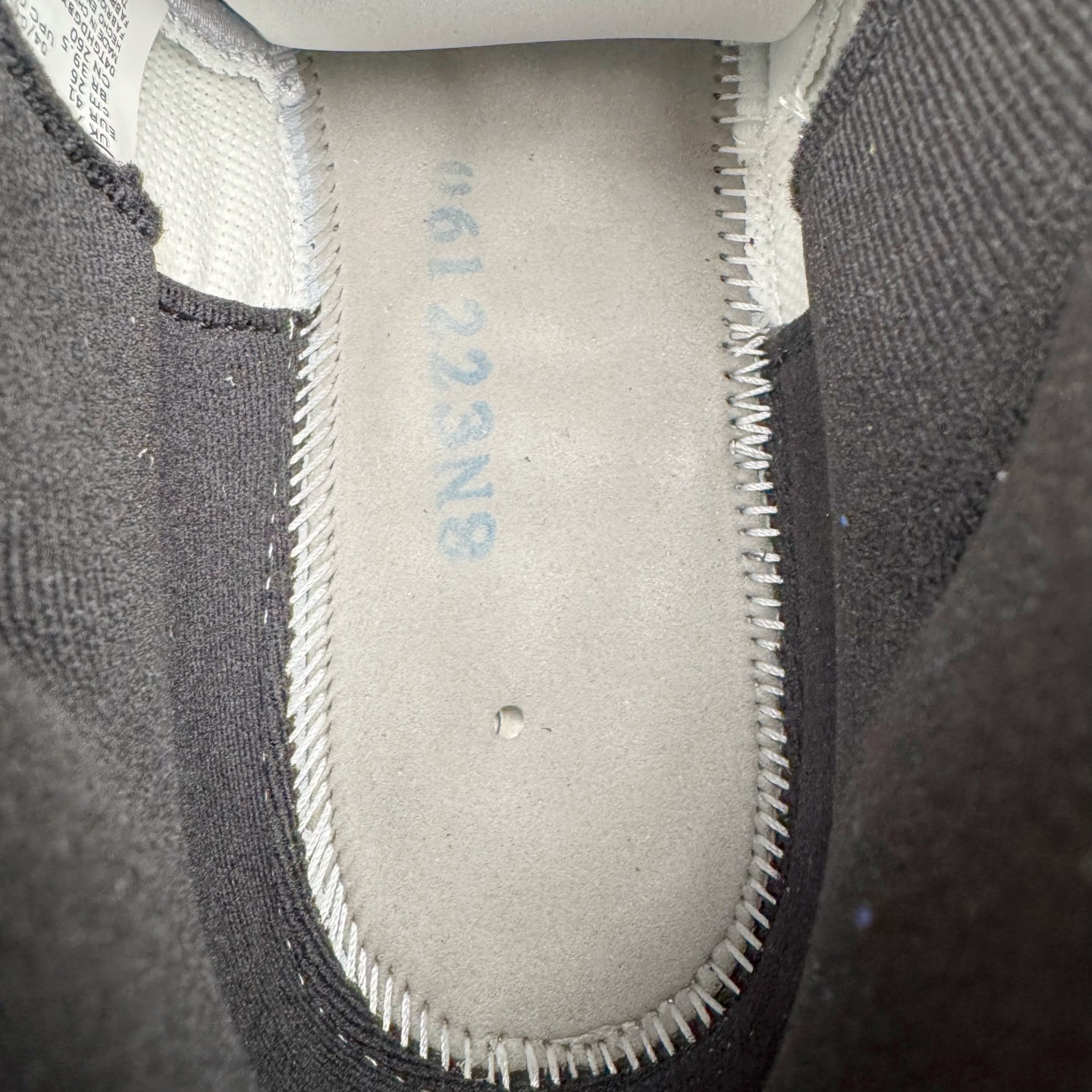 图片[10]-＃KZ神版 Air Jordan AJ11 Retro High Rare Air 高帮系列 氧化做旧宝蓝 IH0296-400 市场中端王者 耗时半年巨作 全套原纸板楦头开发 确保原汁原味 完美呈现11代版型 此版本只针对中端市场 皮料材质有所更替 其他数据细节工艺流程均保持一致绝不口嗨 细节品控鞋型随意秒杀市面3XX 原楦原档案数据开模打造 原厂中底拉帮钢印 原厂进口漆皮 防冻不开裂 原装鞋撑 水晶大底正确色度色泽 原楦原数据刺绣 原厂车缝走线及对位 毫厘不差 飞人logo采用原数据电脑刺绣 原装正品碳纤维真实碳板 增强抗扭 原内标 原盒标 正确官方原盒 防氧化水晶外底 原厂配套全掌solo气垫 进口港宝加持 后跟自然饱满 全鞋荧光划线卡点 追求极致完美 每一双都是工艺品 多重QC质检 超越公司货的品控标准 实实在在的免检产品 尺码：36 36.5 37.5 38 38.5 39 40 40.5 41 42 42.5 43 44 44.5 45 46 47.5-选品中心