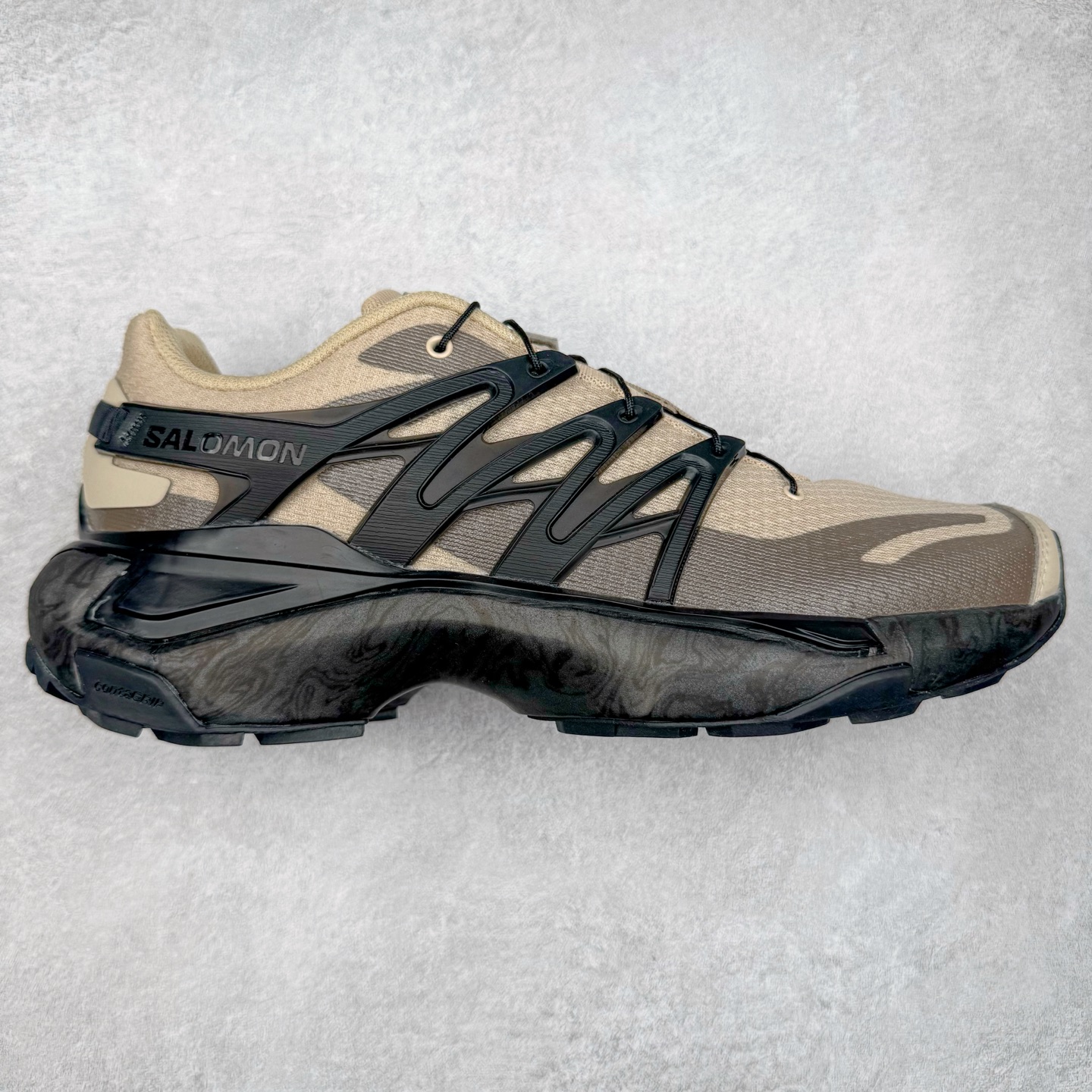 ＃C版 SALOMON XT PU.RE ADVANCED 萨洛蒙舒适百搭耐磨透气支撑低帮跑步鞋 男女同款 SALOMON诞生于1947年的法国阿尔卑斯山区，全球知名的户外运动品牌。一直致力于推动滑雪、越野跑等山地运动的发展及产品的进步。其产品设计致力于追求创新和发掘产品的性能极限，帮助喜欢自由的人在山地间不断挑战自我。实拍调校N版已经零色差零失真 百分百还原实物色彩所见即所得 不存在货不对板色差等低级问题 选购参考实物拍摄 不混卖不参货 只用心做好货严格选品 承诺混一赔十 尺码：36 36.5 37.5 38 38.5 39 40 40.5 41 42 42.5 43 44 44.5 45-选品中心