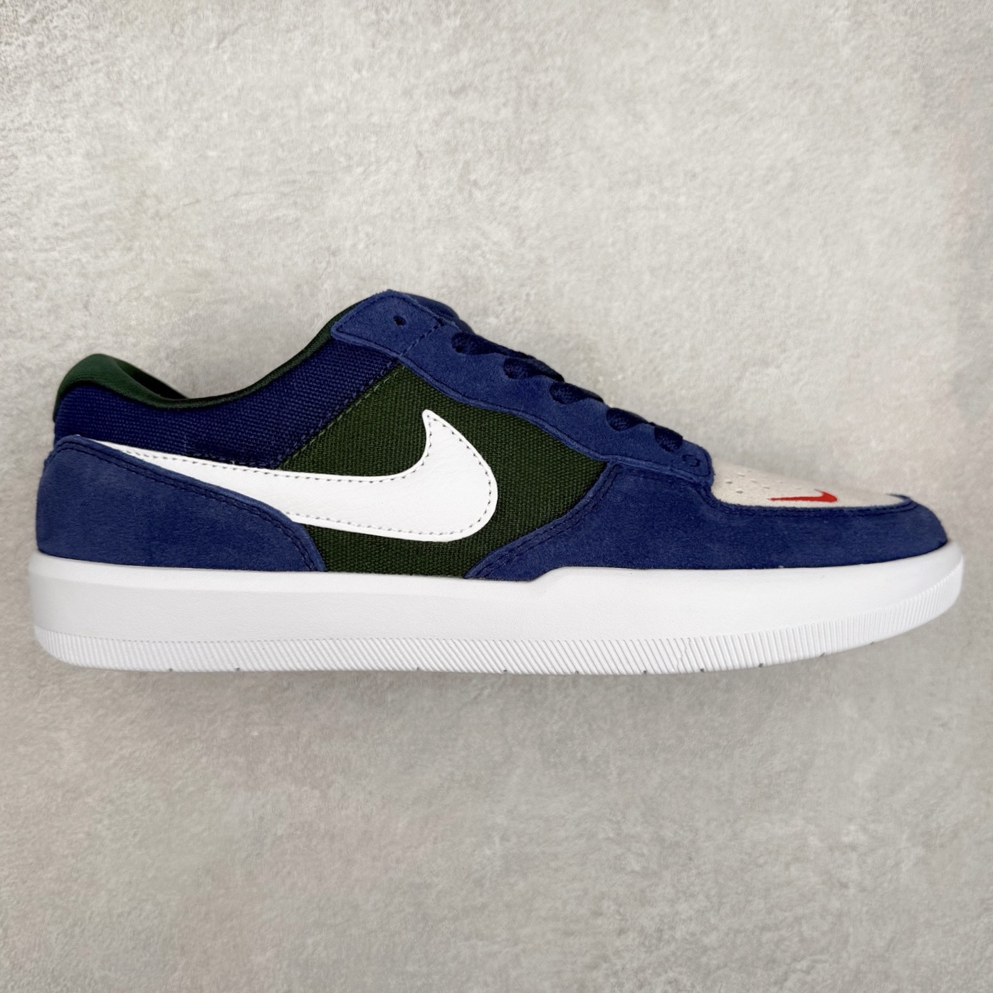 NK SB Force 58 空军58系列低帮休闲运动滑板板鞋 CZ2959-402 鞋面由帆布和麂皮拼接 层次感丰富 搭配硫化外底 耐磨耐穿 鞋舌及中底后跟处饰有SB Logo 表明鞋款身份 采用包边设计 经久耐穿 硫化结构则有效提升灵活性 穿上这款全新推出的创意力作 助你耀动街头 尺码：36 36.5 37.5 38 38.5 39 40 40.5 41 42 42.5 43 44 45-选品中心