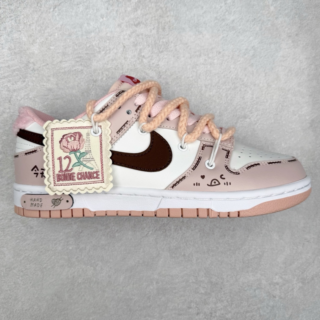 NK Dunk Low DD1391-100 定制系列天花板 无原鞋不开发 全系列得物原鞋一比一校对开发 配色持续更新中 终端对接 优势输出 全套原厂楦头原纸板数据档案倾力打造 原汁原味莞产 极致还原 圈内最强针车工艺 高端零售指定版 广东原厂配套原盒原标 鞋盒分三个尺码段 原厂冲刀 超高清洁度 全鞋零毛边皮料切割 采用原厂百宏鞋带以及原厂百宏织唛舌标 内标可供原厂几率过验 进口原装条纹中底布 四线拉帮白色点胶 原厂拉帮手法遵循公司 原厂电绣 极致还原 尺码：36 36.5 37.5 38 38.5 39 40 40.5 41 42 42.5 43 44 44.5 45 46-选品中心