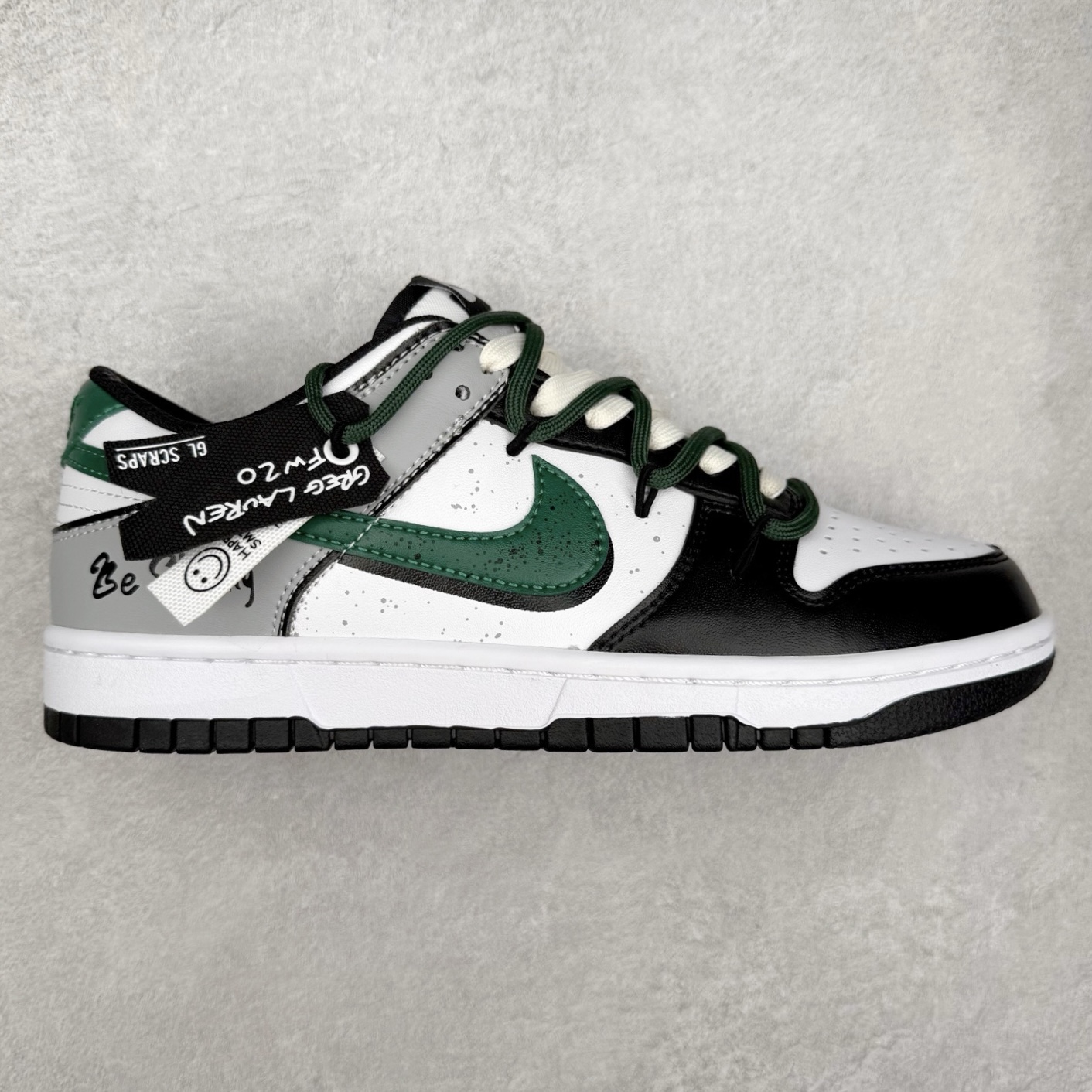 NK Dunk Low DD1391-100 定制系列天花板 无原鞋不开发 全系列得物原鞋一比一校对开发 配色持续更新中 终端对接 优势输出 全套原厂楦头原纸板数据档案倾力打造 原汁原味莞产 极致还原 圈内最强针车工艺 高端零售指定版 广东原厂配套原盒原标 鞋盒分三个尺码段 原厂冲刀 超高清洁度 全鞋零毛边皮料切割 采用原厂百宏鞋带以及原厂百宏织唛舌标 内标可供原厂几率过验 进口原装条纹中底布 四线拉帮白色点胶 原厂拉帮手法遵循公司 原厂电绣 极致还原 尺码：36 36.5 37.5 38 38.5 39 40 40.5 41 42 42.5 43 44 44.5 45 46-选品中心