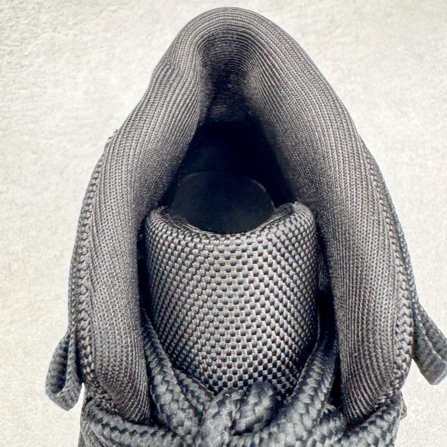 图片[12]-＃KZ神版 Air Jordan AJ11 Retro High Gamma Blue 高帮系列 复刻伽马蓝 CT8012-047 市场中端王者 耗时半年巨作 全套原纸板楦头开发 确保原汁原味 完美呈现11代版型 此版本只针对中端市场 皮料材质有所更替 其他数据细节工艺流程均保持一致绝不口嗨 细节品控鞋型随意秒杀市面3XX 原楦原档案数据开模打造 原厂中底拉帮钢印 原厂进口漆皮 防冻不开裂 原装鞋撑 水晶大底正确色度色泽 原楦原数据刺绣 原厂车缝走线及对位 毫厘不差 飞人logo采用原数据电脑刺绣 原装正品碳纤维真实碳板 增强抗扭 原内标 原盒标 正确官方原盒 防氧化水晶外底 原厂配套全掌solo气垫 进口港宝加持 后跟自然饱满 全鞋荧光划线卡点 追求极致完美 每一双都是工艺品 多重QC质检 超越公司货的品控标准 实实在在的免检产品 尺码：36 36.5 37.5 38 38.5 39 40 40.5 41 42 42.5 43 44 44.5 45 46 47.5-选品中心