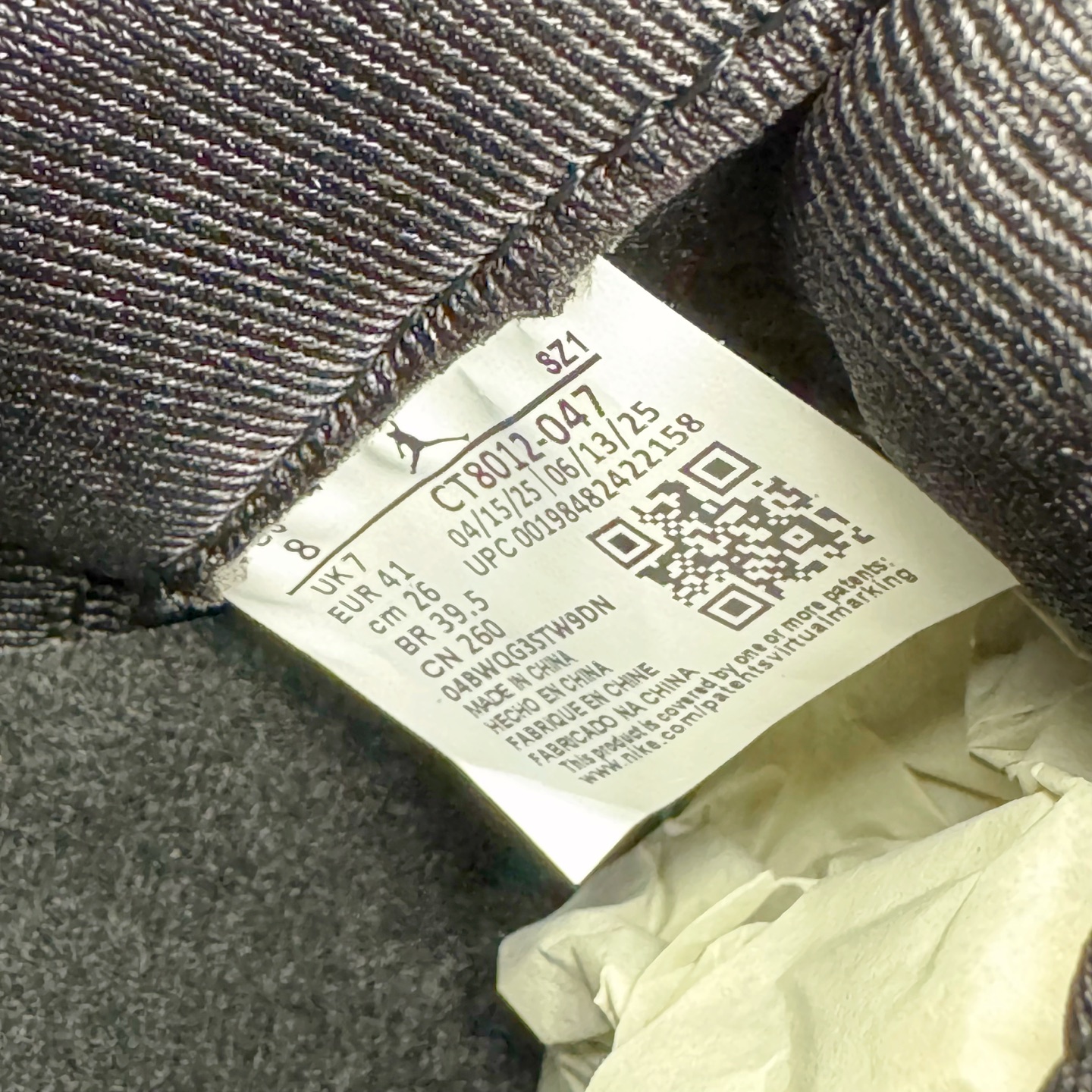 图片[11]-＃KZ神版 Air Jordan AJ11 Retro High Gamma Blue 高帮系列 复刻伽马蓝 CT8012-047 市场中端王者 耗时半年巨作 全套原纸板楦头开发 确保原汁原味 完美呈现11代版型 此版本只针对中端市场 皮料材质有所更替 其他数据细节工艺流程均保持一致绝不口嗨 细节品控鞋型随意秒杀市面3XX 原楦原档案数据开模打造 原厂中底拉帮钢印 原厂进口漆皮 防冻不开裂 原装鞋撑 水晶大底正确色度色泽 原楦原数据刺绣 原厂车缝走线及对位 毫厘不差 飞人logo采用原数据电脑刺绣 原装正品碳纤维真实碳板 增强抗扭 原内标 原盒标 正确官方原盒 防氧化水晶外底 原厂配套全掌solo气垫 进口港宝加持 后跟自然饱满 全鞋荧光划线卡点 追求极致完美 每一双都是工艺品 多重QC质检 超越公司货的品控标准 实实在在的免检产品 尺码：36 36.5 37.5 38 38.5 39 40 40.5 41 42 42.5 43 44 44.5 45 46 47.5-选品中心