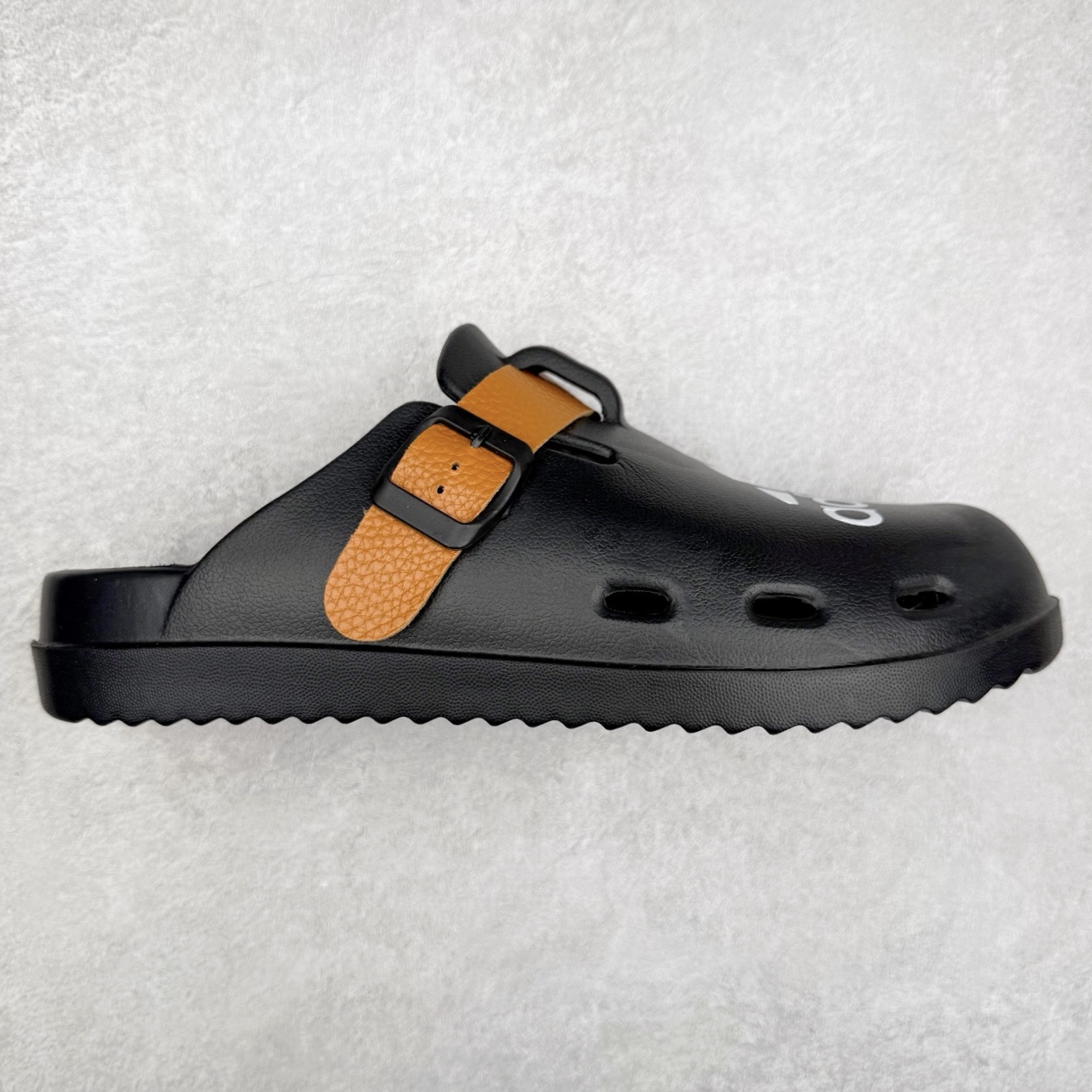 AD 潮流时尚简约百搭舒适休闲小众EVA防磨防滑包头拖鞋 实拍调校N版已经零色差零失真 百分百还原实物色彩所见即所得 不存在货不对板色差等低级问题 选购参考实物拍摄 不混卖不参货 只用心做好货严格选品 承诺混一赔十 尺码:36 36.5 37.5 38 38.5 39 40 40.5 41 42 42.5 43 44 44.5 45-选品中心