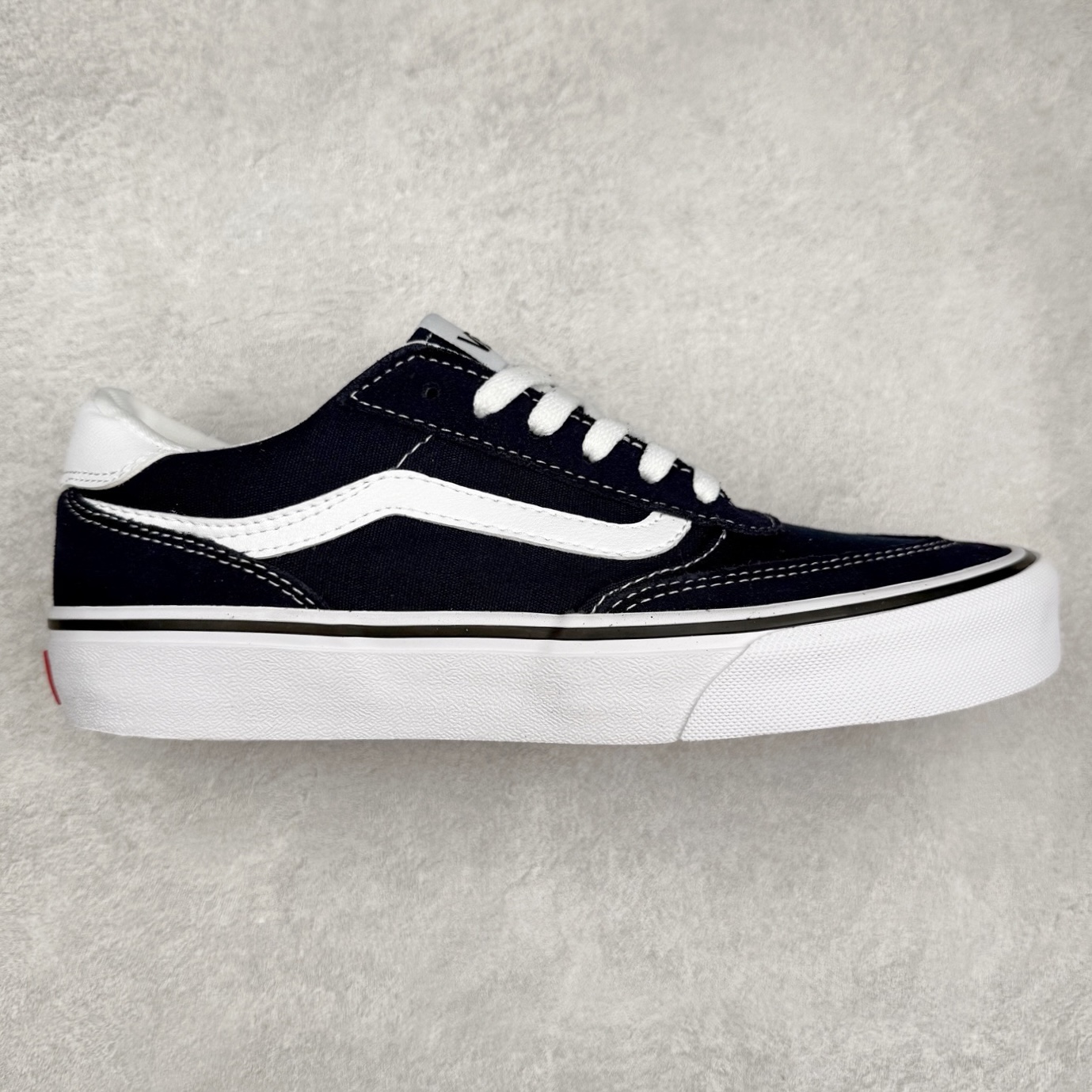 Vans Brooklyn LS 蓝色 范斯官方 硫化简约复古板鞋 货号：VN000D7QLKZ 尺码：35 36 36.5 37 38 38.5 39 40 40.5 41 42 42.5 43 44-选品中心