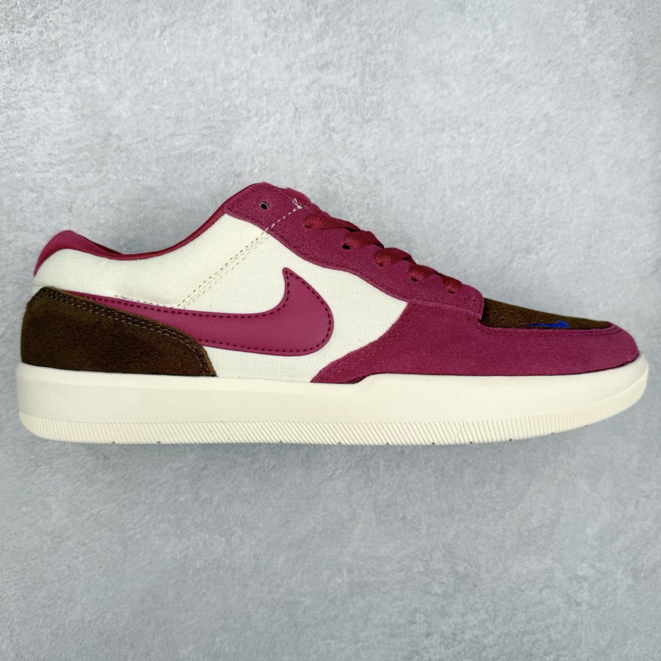 NK SB Force 58 空军58系列低帮休闲运动滑板板鞋 DV5477-104 鞋面由帆布和麂皮拼接 层次感丰富 搭配硫化外底 耐磨耐穿 鞋舌及中底后跟处饰有SB Logo 表明鞋款身份 采用包边设计 经久耐穿 硫化结构则有效提升灵活性 穿上这款全新推出的创意力作 助你耀动街头 尺码:36 36.5 37.5 38 38.5 39 40 40.5 41 42 42.5 43 44 45-选品中心