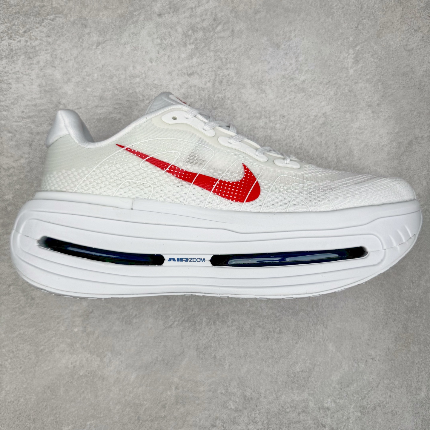 NK Vomero Premium 时尚舒适 网布防滑耐磨 低帮跑步鞋 HQ2050-718 实拍调校N版已经零色差零失真 百分百还原实物色彩所见即所得 不存在货不对板色差等低级问题 选购参考实物拍摄 不混卖不参货 只用心做好货严格选品 承诺混一赔十 尺码：36 36.5 37.5 38 38.5 39 40 40.5 41 42 42.5 43 44 44.5 45-选品中心