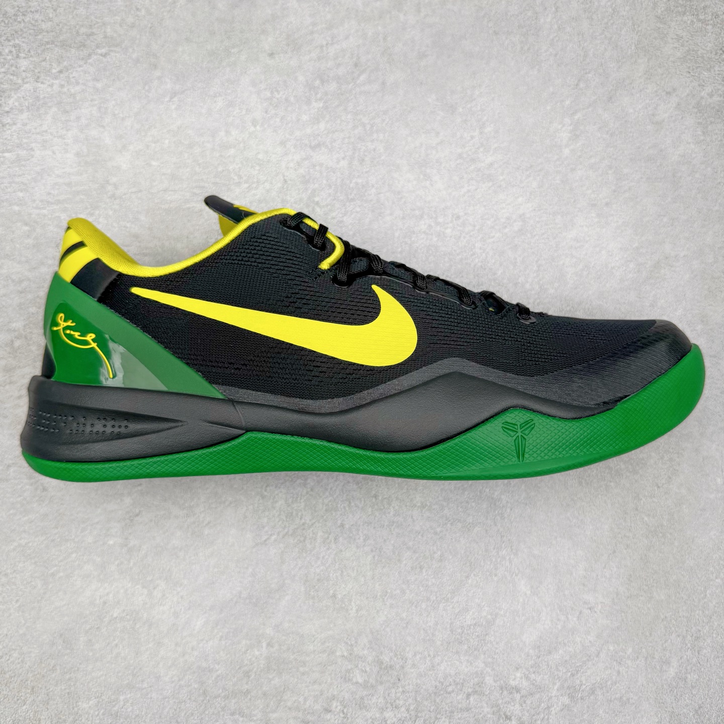 ＃GX NK Zoom Kobe Ⅷ System 科比8代复刻实战运动低帮文化篮球鞋 俄勒冈黑绿鸭子 HF7485 完美复刻公司货 React科技鞋垫加持 实战配置直接拉满 原楦纸板开发 鞋身流线型、后跟塑形 区分土肥圆 原厂针织鞋面一针一线匹配原版 全身鞋材卡料色独家定制 唯一万针立体刺绣SWOOSH 真实底模最大50.5 实战利器 专供海外市场 独立原厂模具 首批不拼图大几率过验 亲测已过 支持各种高强度实战 无需担心 补货周期极长 脚宽建议买大半码 科比系列前掌偏窄 支持七天无理由退换 尺码： 40 40.5 41 42 42.5 43 44 44.5 45 46 47.5 48.5 49.5 50.5-选品中心