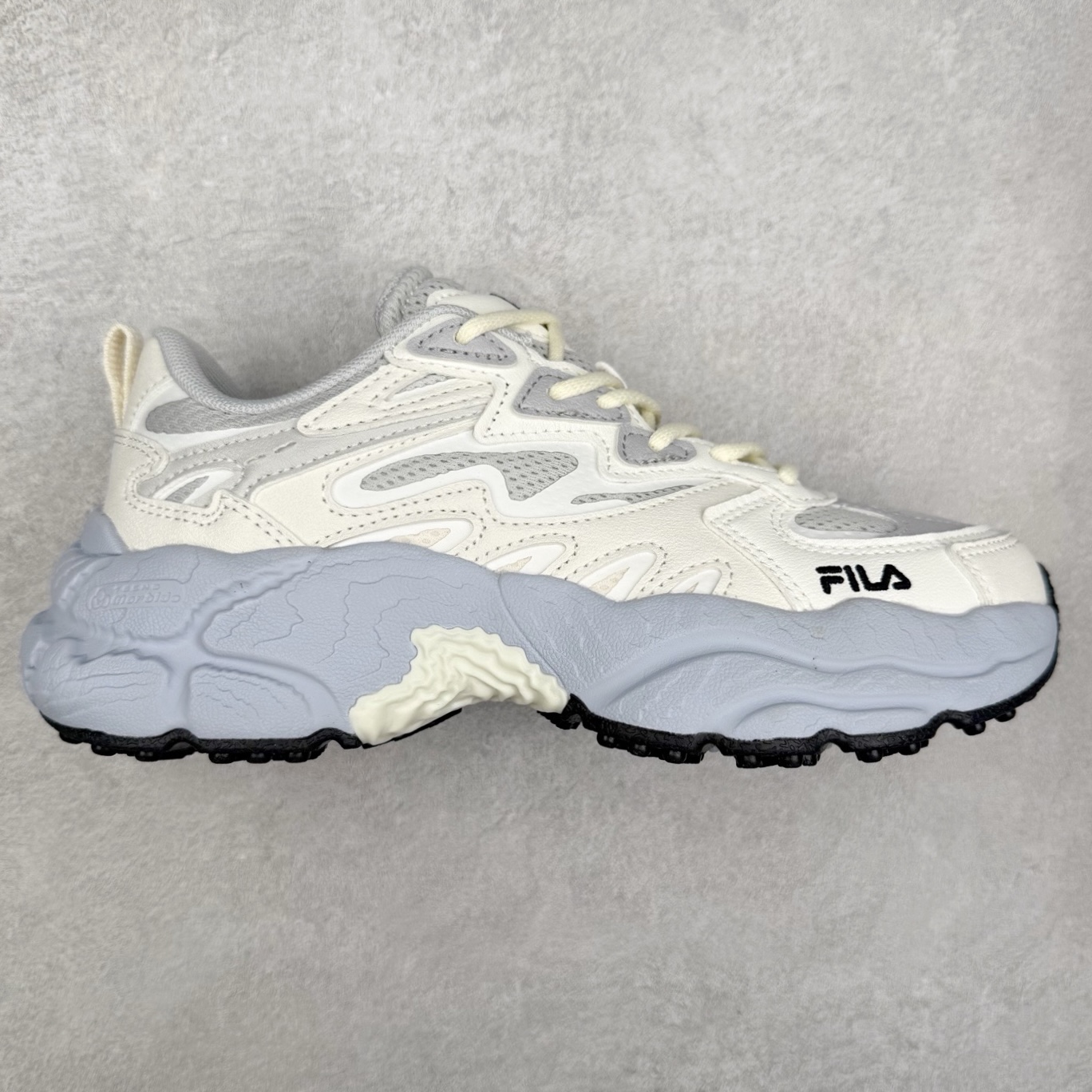 图片[4]-＃DT FILA Fern SO 斐乐摩登系列蕨草鞋运动潮流个性舒适柔软设计感 减震耐磨低帮生活休闲鞋 FUSION 系列传承了 FILA 的百年基因，融入年轻运动及潮流文化，成为引领变革、创新突破的一代。以“1+N” 的跨界合作模式重现经典的同时创造经典。带来最出其不意的跨界合作惊喜。同时，FILAFUSION把FILA 的 DNA 融入到定制体验里，你可以随心制造厲于你的产品。FILA FUSION 的鞋家族涵盖了老爹鞋、跑步鞋、网球鞋、季节款。风格复古新潮，满足了时尚人士出行及各类运动的搭配需求，成为当下年轻人筷拥的鞋类品牌之一。FILA FUSION 走进年轻人的世界，通过年轻人运动，街舞，滑板，篮球，展现 FILA FUSION 的潮流态度和年轻文化。FILA FUSION 认为末来属于引领变革、创新突破的年轻一代，让我们一起构成 FILA 未来的蓝图吧！尺码：35.5 36 36.5 37.5 38 38.5 39 40 40.5 41 42 42.5 43 44 44.5 45-选品中心