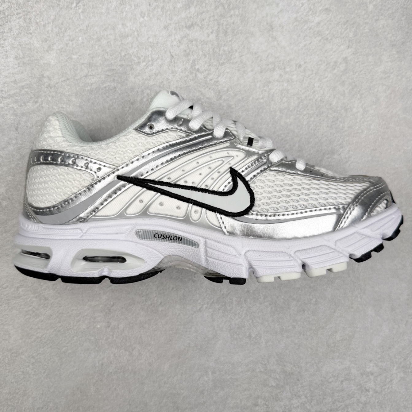 NK Air Max Moto 2K 舒适百搭耐磨 低帮跑步鞋 HQ2056-103 实拍调校N版已经零色差零失真 百分百还原实物色彩所见即所得 不存在货不对板色差等低级问题 选购参考实物拍摄 不混卖不参货 只用心做好货严格选品 承诺混一赔十 尺码:36 36.5 37.5 38 38.5 39 40 40.5 41 42 42.5 43 44 44.5 45-选品中心