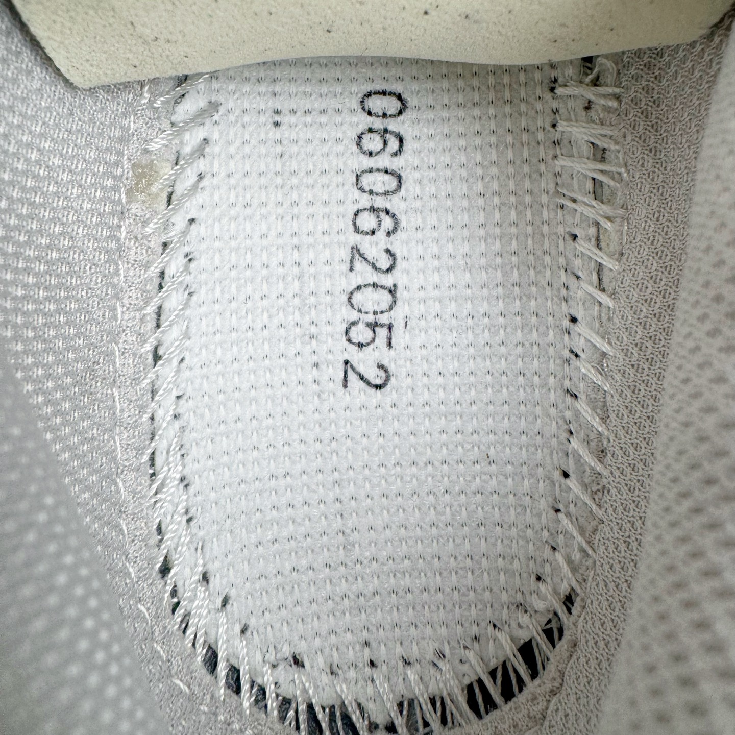 图片[11]-＃绿X/GX Salomon XT-QUEST ADV 萨洛蒙潮流越野机能户外功能鞋 纯原外贸平台特供订单 耗时半年巨作 全套原纸板楦头开发 原厂特供网布配套加持 确保原汁原味 完美呈现版型 原档数据独家私模五层组合大底 男女鞋同步官方开发至46.5 原装Ortholite轻量化鞋垫 中底布带钢印编号 原厂TPU锁扣 进口港宝加持 后跟自然饱满 还原公司包裹性 基于 SALOMON 初代 XT 鞋身造型并搭载 4D ADVANCED CHASSIS™ 大底打造而成 为这款 XT-QUEST 带来了多项足部控制与保护等功能性 如在运动过程中控制左右晃动的过程而提高稳定性、改善长途越野过程中足中到足尖的过渡、提高感知岩石的精确度以抵抗尖锐物体对脚底的伤害以及采用动态缓冲来增强穿着舒适感 从而减轻疲劳感 使 XT-QUEST 成为一双舒适且安全的户外之履 尺码：36 36.5 37.5 38 38.5 39 40 40.5 41 42 42.5 43 44 44.5 45 46 46.5-选品中心