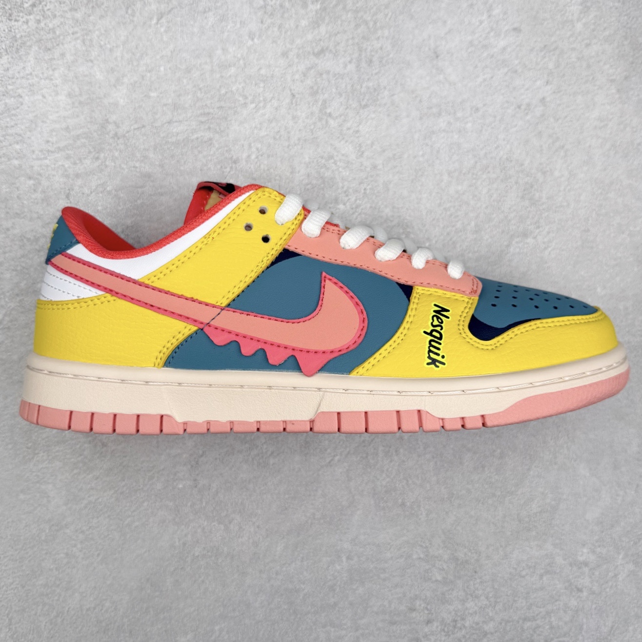 ＃纯原福利 NK Dunk Low 定制配色 大厂出品 极力推荐 原装头层材料 独家版型蒸餾加工帶來的是更好的视觉和脚感体验大厂纯原品质出货 清洁度 电绣工艺 皮料切割干净无任何毛边 细节完美 尺码：36 36.5 37.5 38 38.5 39 40 40.5 41 42 42.5 43 44 44.5 45-选品中心
