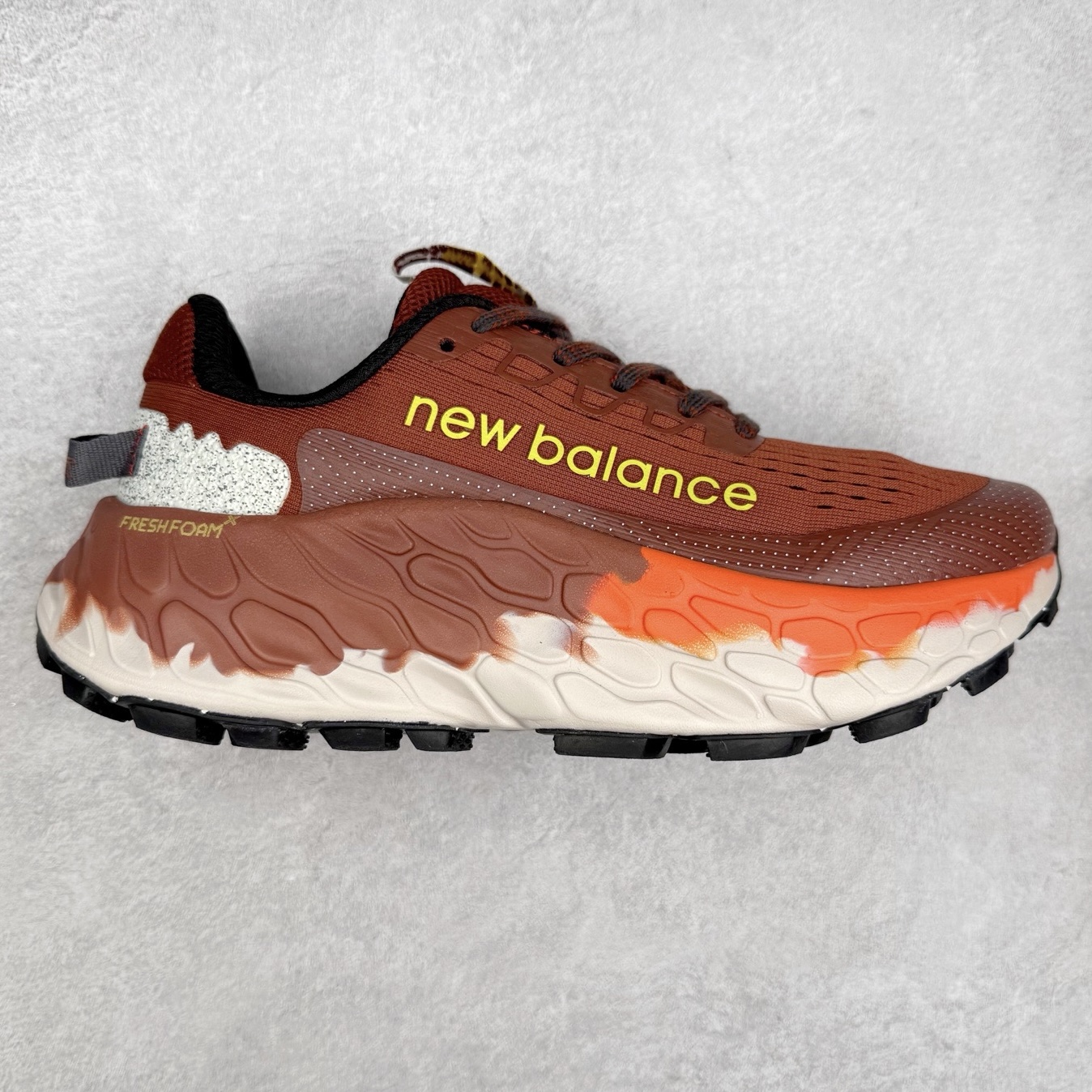 New Balance Fresh Foam X Trail More v3 新百伦NB莫尔V3系列低帮轻量化厚底户外越野休闲运动慢跑鞋 MTMORNGR 无论是越野训练跑还是享受自然美景 New Balance Fresh Foam X Trail More v3 都能确保双脚凉爽舒适 获得缓震支撑 这款越野跑鞋採用透气的合成/网眼鞋面 加上双层 Fresh Foam X 中底实现绝佳舒适著感 搭载鞋头防护科技与 All Terrain 系列最厚鞋底 可防止碎石跑入鞋内 让你尽情探索不受限 尺码：36 37 37.5 38 38.5 39.5 40 40.5 41.5 42 42.5 43 44 44.5 45-选品中心