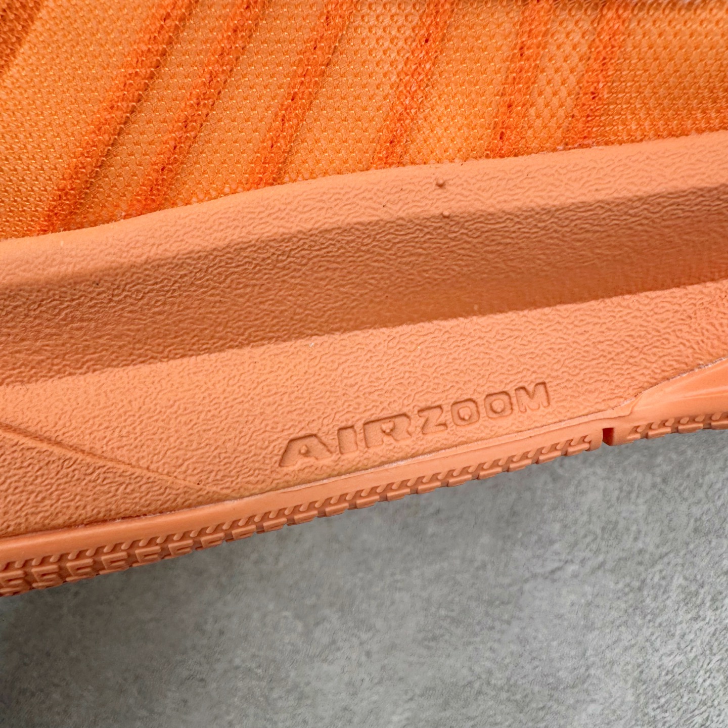 图片[19]-＃Max/灭世 NK Sabrina 2 萨布丽娜二代签名减震防滑低帮篮球鞋 FZ1517-801 革新登场🌪🔝颠覆革新出货‼️缓震配置独家革新！实战属性直接拉满👊🏻实战天花板上限再度提升！实战亲测-性能体验吊打国产同价位鞋款 ⚫️前掌扇形zoom➕增配中足抗扭片➕增配后掌马蹄ZOOM气垫（正品仅配置前掌扇形zoom） 完美解决 正品抗扭不足问题 ⚫️采用科比5代鞋楦以及龙骨数据打造！前后落差仅6mm！小科5实至名归！ ⚫️鞋身➕鞋头增配高频补强层，提升鞋头以及脚踝支撑性 ⚫️鞋垫采用高弹缓震垫材质-磨合一场直接贴合脚型☑️ ⚫️外底加厚2mm，升级止滑配方，磨合一次，抓地原地起飞 后卫旗舰有且只在灭世纯原（支持市场任意货品正面PK） 真材实料，肉眼可见！革新升级绝非空穴来风！灭世纯原内外兼修，用态度诠释最强实战货品👊🏻 尺码：39-46（尺码建议：标准亚洲楦 无需大半码）-选品中心