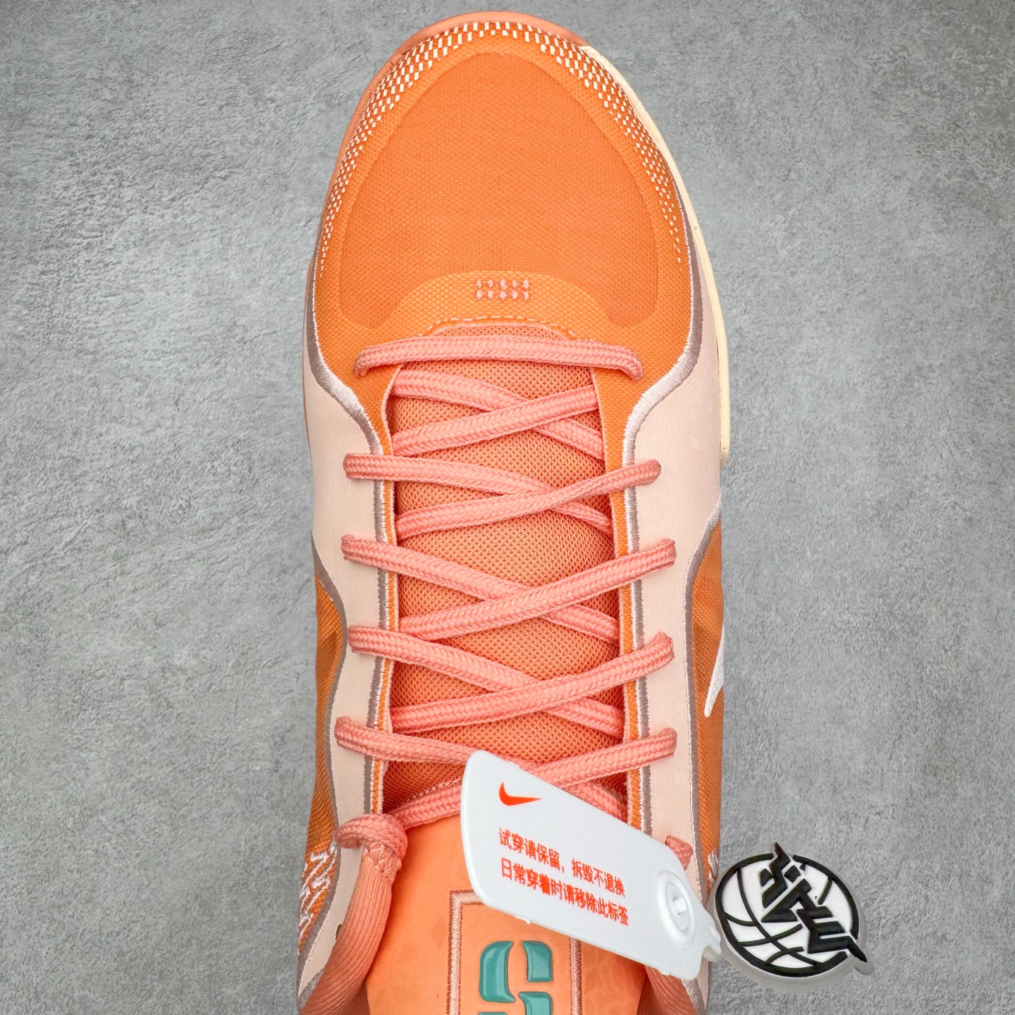 图片[4]-＃Max/灭世 NK Sabrina 2 萨布丽娜二代签名减震防滑低帮篮球鞋 FZ1517-801 革新登场🌪🔝颠覆革新出货‼️缓震配置独家革新！实战属性直接拉满👊🏻实战天花板上限再度提升！实战亲测-性能体验吊打国产同价位鞋款 ⚫️前掌扇形zoom➕增配中足抗扭片➕增配后掌马蹄ZOOM气垫（正品仅配置前掌扇形zoom） 完美解决 正品抗扭不足问题 ⚫️采用科比5代鞋楦以及龙骨数据打造！前后落差仅6mm！小科5实至名归！ ⚫️鞋身➕鞋头增配高频补强层，提升鞋头以及脚踝支撑性 ⚫️鞋垫采用高弹缓震垫材质-磨合一场直接贴合脚型☑️ ⚫️外底加厚2mm，升级止滑配方，磨合一次，抓地原地起飞 后卫旗舰有且只在灭世纯原（支持市场任意货品正面PK） 真材实料，肉眼可见！革新升级绝非空穴来风！灭世纯原内外兼修，用态度诠释最强实战货品👊🏻 尺码：39-46（尺码建议：标准亚洲楦 无需大半码）-选品中心