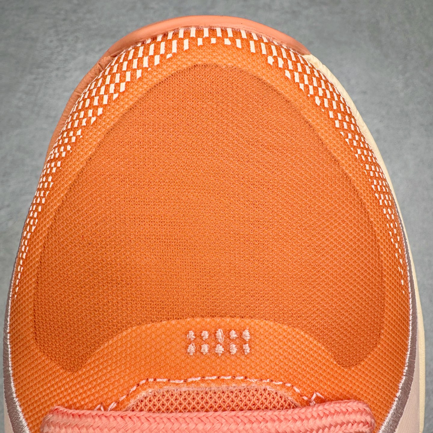 图片[15]-＃Max/灭世 NK Sabrina 2 萨布丽娜二代签名减震防滑低帮篮球鞋 FZ1517-801 革新登场🌪🔝颠覆革新出货‼️缓震配置独家革新！实战属性直接拉满👊🏻实战天花板上限再度提升！实战亲测-性能体验吊打国产同价位鞋款 ⚫️前掌扇形zoom➕增配中足抗扭片➕增配后掌马蹄ZOOM气垫（正品仅配置前掌扇形zoom） 完美解决 正品抗扭不足问题 ⚫️采用科比5代鞋楦以及龙骨数据打造！前后落差仅6mm！小科5实至名归！ ⚫️鞋身➕鞋头增配高频补强层，提升鞋头以及脚踝支撑性 ⚫️鞋垫采用高弹缓震垫材质-磨合一场直接贴合脚型☑️ ⚫️外底加厚2mm，升级止滑配方，磨合一次，抓地原地起飞 后卫旗舰有且只在灭世纯原（支持市场任意货品正面PK） 真材实料，肉眼可见！革新升级绝非空穴来风！灭世纯原内外兼修，用态度诠释最强实战货品👊🏻 尺码：39-46（尺码建议：标准亚洲楦 无需大半码）-选品中心