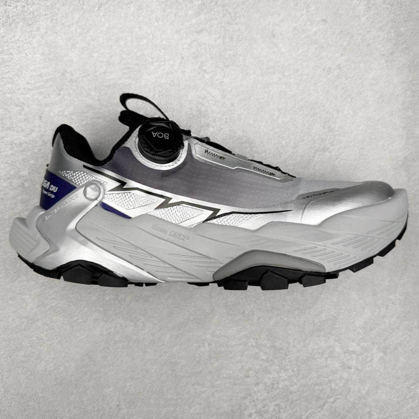 ＃福利特价 凯乐石 KAILAS FUGA DU BOA 大坡王轻越野徒步 网布TPU减震防滑透气支撑回弹 低帮 超强抓地力登山跑步鞋 KAILAS凯乐石品牌是全球三大全系攀登品牌之一，于2003年创立于中国广州，致力于为有攀登梦想的户外运动员及爱好者，研发制造功能性专业装备，满足他们在极限环境下安全舒适的需求，凯乐石专注于科技面料的开发及专业功能设计，产品线覆盖登山、攀岩、徒步、越野跑山、露营、旅行等多项户外运动，通过运动员的测试反馈，不断进化迭代，产品荣获国内外大奖71座，发明专利21个，更突破性的自主研发攀登器械，打造出中国的攀登硬实力。实拍调校N版已经零色差零失真 百分百还原实物色彩所见即所得 不存在货不对板色差等低级问题 选购参考实物拍摄 不混卖不参货 只用心做好货严格选品 承诺混一赔十 尺码：36 36.5 37.5 38 38.5 39 40 40.5 41 42 42.5 43 44 44.5 45-选品中心