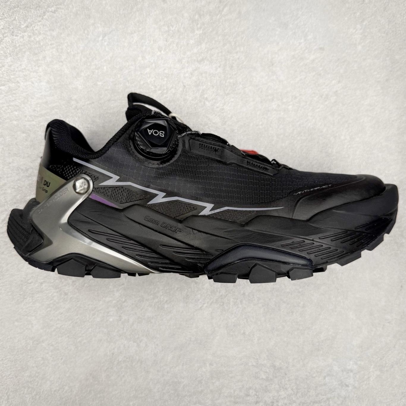 ＃福利特价 凯乐石 KAILAS FUGA DU BOA 大坡王轻越野徒步 网布TPU减震防滑透气支撑回弹 低帮 超强抓地力登山跑步鞋 KAILAS凯乐石品牌是全球三大全系攀登品牌之一，于2003年创立于中国广州，致力于为有攀登梦想的户外运动员及爱好者，研发制造功能性专业装备，满足他们在极限环境下安全舒适的需求，凯乐石专注于科技面料的开发及专业功能设计，产品线覆盖登山、攀岩、徒步、越野跑山、露营、旅行等多项户外运动，通过运动员的测试反馈，不断进化迭代，产品荣获国内外大奖71座，发明专利21个，更突破性的自主研发攀登器械，打造出中国的攀登硬实力。实拍调校N版已经零色差零失真 百分百还原实物色彩所见即所得 不存在货不对板色差等低级问题 选购参考实物拍摄 不混卖不参货 只用心做好货严格选品 承诺混一赔十 尺码：36 36.5 37.5 38 38.5 39 40 40.5 41 42 42.5 43 44 44.5 45-选品中心