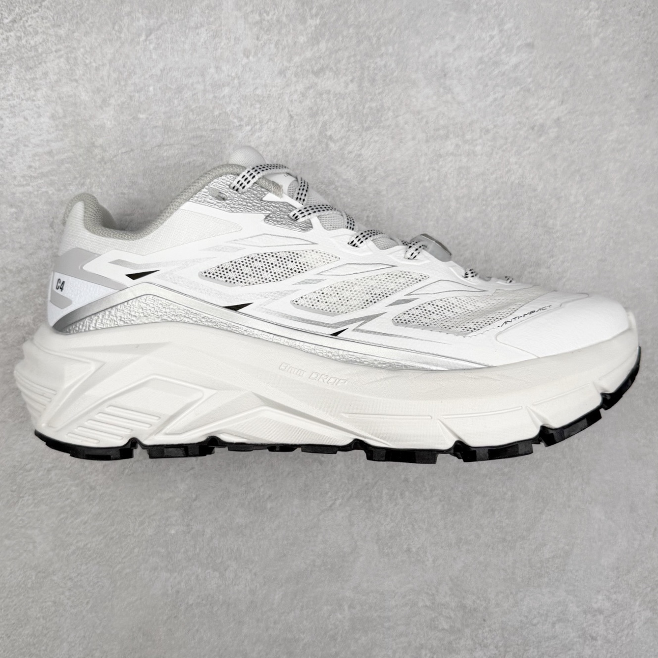 凯乐石 KAILAS C 4 舒适缓冲徒步 织物TPU减震防滑透气包裹性轻便低帮 超强抓地力越野跑步鞋 KAILAS凯乐石品牌是全球三大全系攀登品牌之一，于2003年创立于中国广州，致力于为有攀登梦想的户外运动员及爱好者，研发制造功能性专业装备，满足他们在极限环境下安全舒适的需求，凯乐石专注于科技面料的开发及专业功能设计，产品线覆盖登山、攀岩、徒步、越野跑山、露营、旅行等多项户外运动，通过运动员的测试反馈，不断进化迭代，产品荣获国内外大奖71座，发明专利21个，更突破性的自主研发攀登器械，打造出中国的攀登硬实力。实拍调校N版已经零色差零失真 百分百还原实物色彩所见即所得 不存在货不对板色差等低级问题 选购参考实物拍摄 不混卖不参货 只用心做好货严格选品 承诺混一赔十 尺码：36 36.5 37.5 38 38.5 39 40 40.5 41 42 42.5 43 44 44.5 45-选品中心