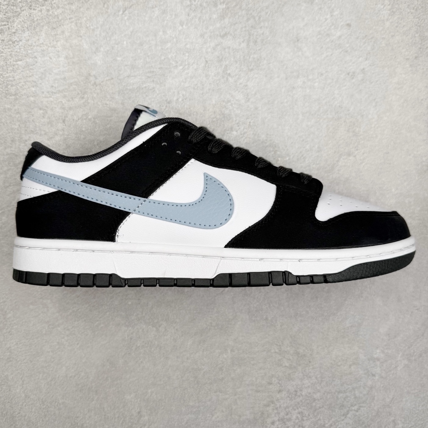 #F版 NK SB Dunk Low 黑蓝 IB3079-100 极限压缩利润空间 超乎所想的高性价比 用料绝不含糊 原盒原配 正确耐磨橡胶大底 超高清洁度 全鞋零毛边皮料切割 全套原楦原模倾力打造完美版型 尺码:36 36.5 37.5 38 38.5 39 40 40.5 41 42 42.5 43 44 44.5 45 46 47.5-选品中心