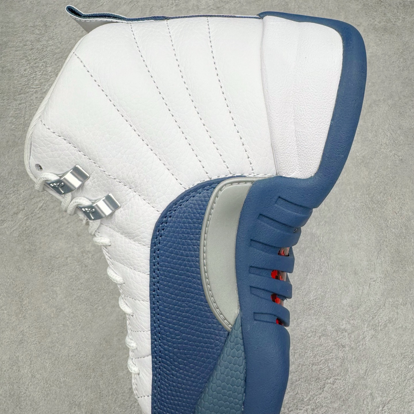 图片[7]-＃PK纯原 Air Jordan AJ12 Retro 法国蓝 货号：CT8013-114 外贸特供批次 原楦原档案数据开模打造 原汁原味12代鞋型 进口原厂皮料 原厂碳板 原装材料 原厂定制金属扣 原厂电绣 支持与公司货全方位对比 只服务于5%懂鞋的高端客户 发国外可支持各种retail商店充正寄售 尺码：40 40.5 41 42 42.5 43 44 44.5 45 45.5 46 47.5 48.5-选品中心