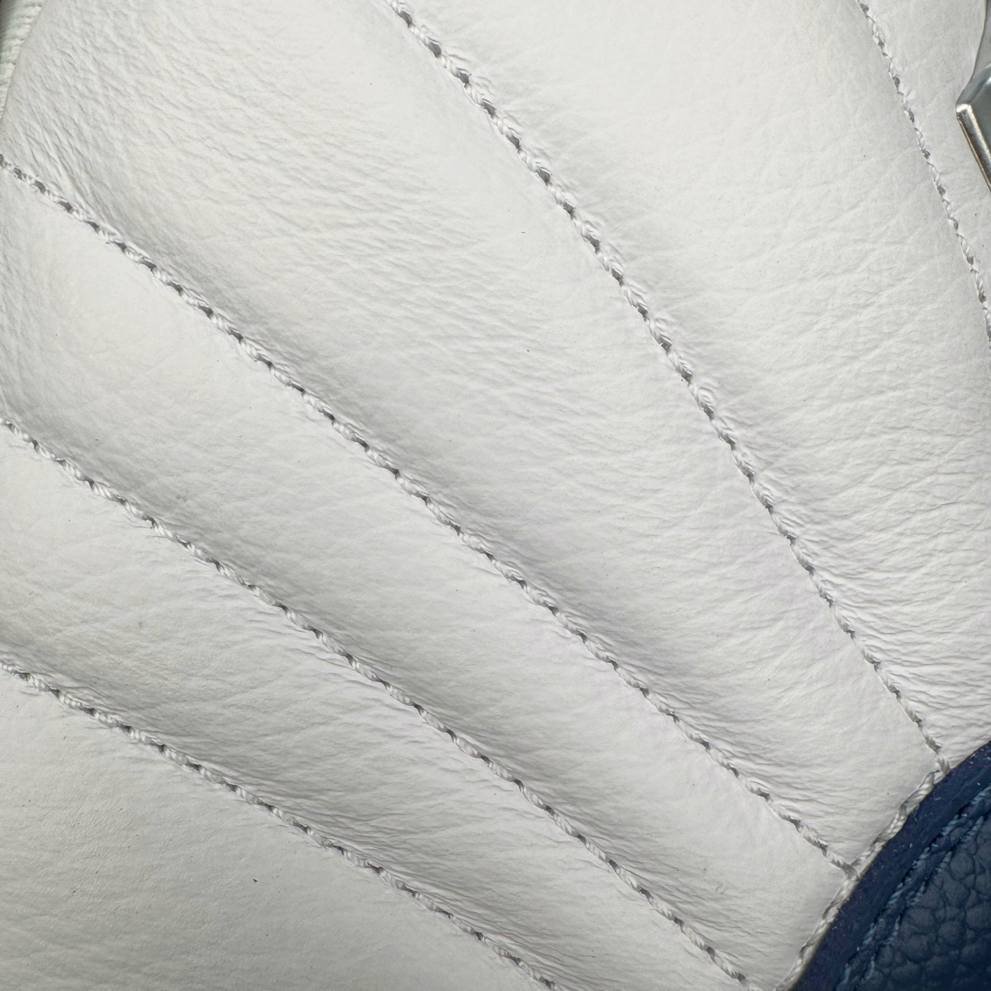 图片[17]-＃PK纯原 Air Jordan AJ12 Retro 法国蓝 货号：CT8013-114 外贸特供批次 原楦原档案数据开模打造 原汁原味12代鞋型 进口原厂皮料 原厂碳板 原装材料 原厂定制金属扣 原厂电绣 支持与公司货全方位对比 只服务于5%懂鞋的高端客户 发国外可支持各种retail商店充正寄售 尺码：40 40.5 41 42 42.5 43 44 44.5 45 45.5 46 47.5 48.5-选品中心