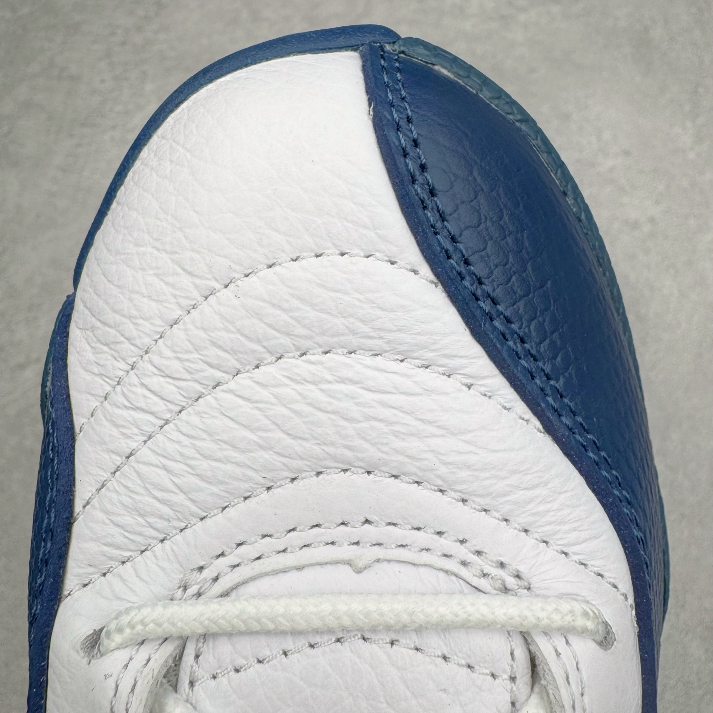 图片[13]-＃PK纯原 Air Jordan AJ12 Retro 法国蓝 货号：CT8013-114 外贸特供批次 原楦原档案数据开模打造 原汁原味12代鞋型 进口原厂皮料 原厂碳板 原装材料 原厂定制金属扣 原厂电绣 支持与公司货全方位对比 只服务于5%懂鞋的高端客户 发国外可支持各种retail商店充正寄售 尺码：40 40.5 41 42 42.5 43 44 44.5 45 45.5 46 47.5 48.5-选品中心