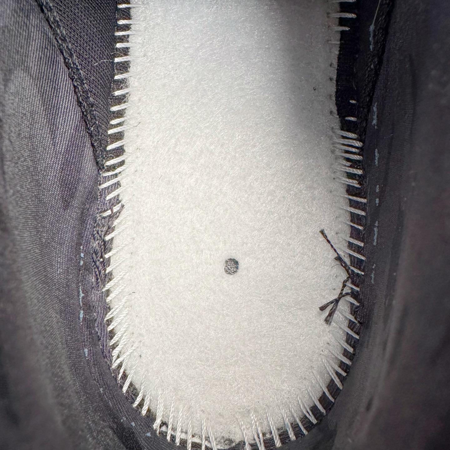 图片[10]-＃KZ神版 Corteiz x NK Air Max 95 联名复古舒适气垫运动鞋 黑金 FB2709-003 经典重温 外单专供大厂出品 品质稳定 一百余色 终端操作 鞋款设计灵感源于人体构造 中底设计基于人体的脊柱构造 是整体设计的核心 尼龙孔眼代表了肋骨 而分层式面板和网眼象征着肌肉纤维和肉体组织 Air Max 95采用了两个独立的吹塑成型的Air-Sole单元 并首次在前掌使用可视化气垫设计 Swoosh logo夜当作一个 点符号放在了鞋子的后帮位置 20年的发展让 AIR MAX 95有了不同的故事 20年后再度面向世人的时候 焕然一新的面貌 让人有了另外一种清新脱俗的感觉 尺码：40 40.5 41 42 42.5 43 44 44.5 45 45.5 46 47.5 48.5-选品中心