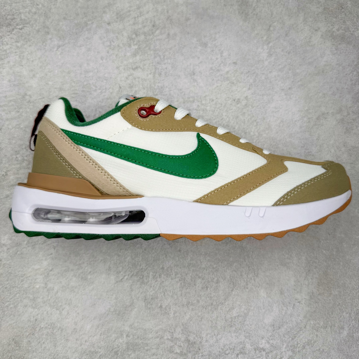 图片[6]-＃纯原特价 NK Air Max Dawn 黎明系列低帮气垫百搭休闲运动慢跑鞋 DQ3991 采用柔软翻毛皮和透气梭织材料打造利落鞋面 中底和鞋跟融入现代感线条设计 兼具复古风格与时尚魅力 尽显运动风范 鞋底加入 Air 缓震配置巧搭柔软泡绵 塑就非凡舒适感受 穿上 Air Max Dawn 运动鞋 打造出众造型 迎接美好的一天 实拍调校N版已经零色差零失真 百分百还原实物色彩所见即所得 不存在货不对板色差等低级问题 选购参考实物拍摄 不混卖不参货 只用心做好货严格选品 承诺混一赔十 尺码：36 36.5 37.5 38 38.5 39 40 40.5 41 42 42.5 43 44 44.5 45-选品中心