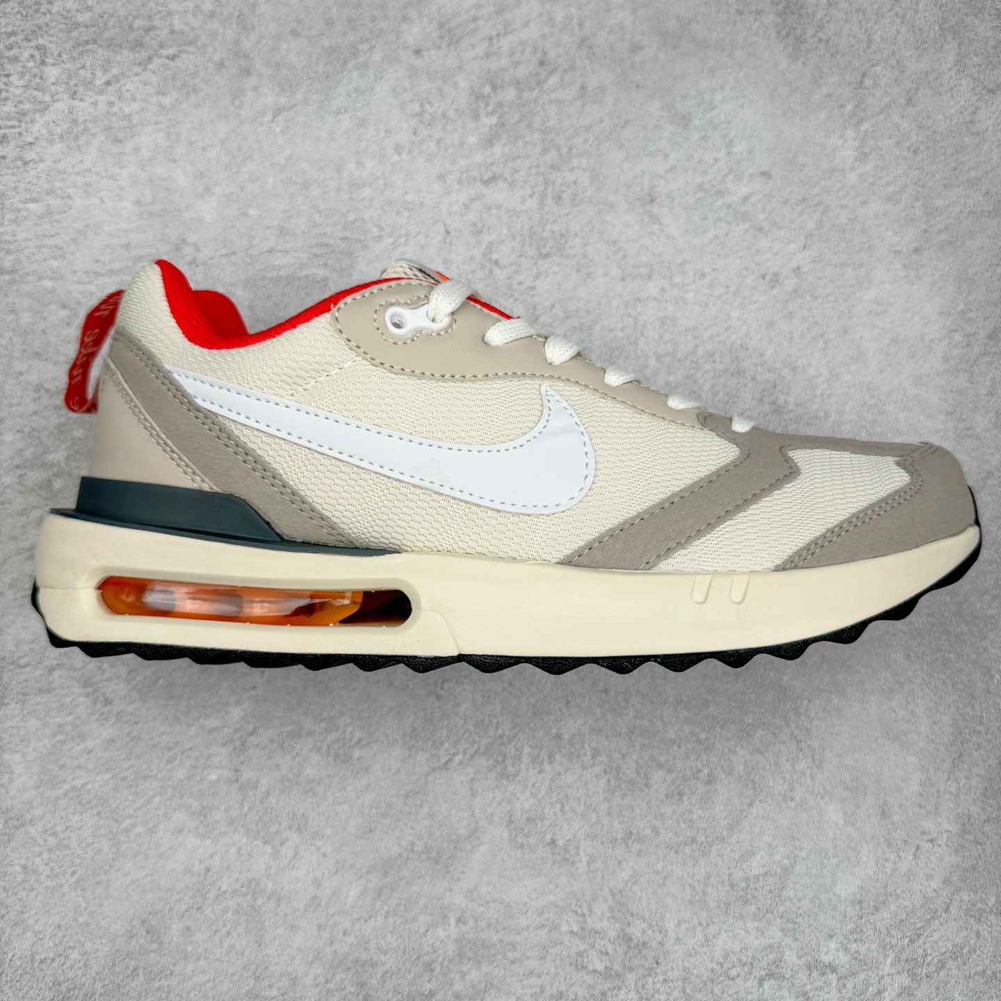 图片[4]-＃纯原特价 NK Air Max Dawn 黎明系列低帮气垫百搭休闲运动慢跑鞋 DQ3991 采用柔软翻毛皮和透气梭织材料打造利落鞋面 中底和鞋跟融入现代感线条设计 兼具复古风格与时尚魅力 尽显运动风范 鞋底加入 Air 缓震配置巧搭柔软泡绵 塑就非凡舒适感受 穿上 Air Max Dawn 运动鞋 打造出众造型 迎接美好的一天 实拍调校N版已经零色差零失真 百分百还原实物色彩所见即所得 不存在货不对板色差等低级问题 选购参考实物拍摄 不混卖不参货 只用心做好货严格选品 承诺混一赔十 尺码：36 36.5 37.5 38 38.5 39 40 40.5 41 42 42.5 43 44 44.5 45-选品中心