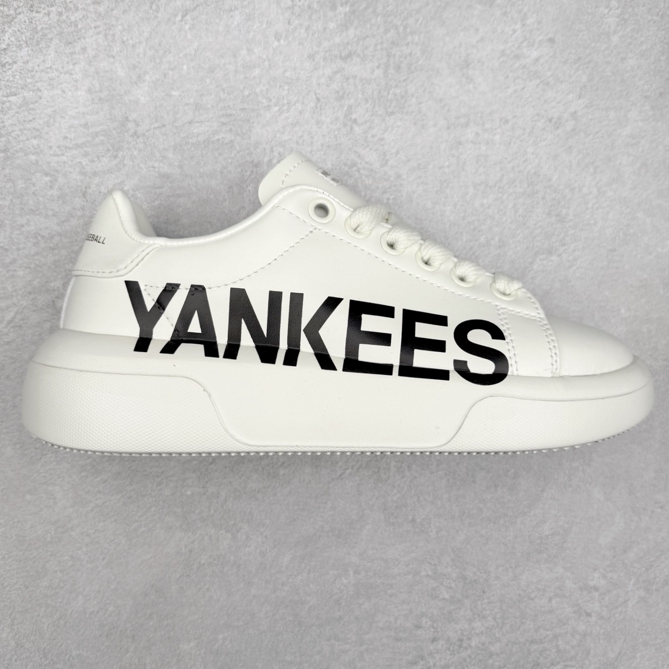 ＃福利特价 MLB Chukky Classic 经典老爹风轻量增高厚底百搭休闲运动慢跑鞋 原楦原纸版数据开发#采用优质轻量克重纤维移膜皮革及透气网面鞋面材质#全新独立4cm厘米外增高轻质发泡大底 尺码：35 36 36.5 37.5 38 38.5 39 40 40.5 41 42 42.5 43 44-选品中心