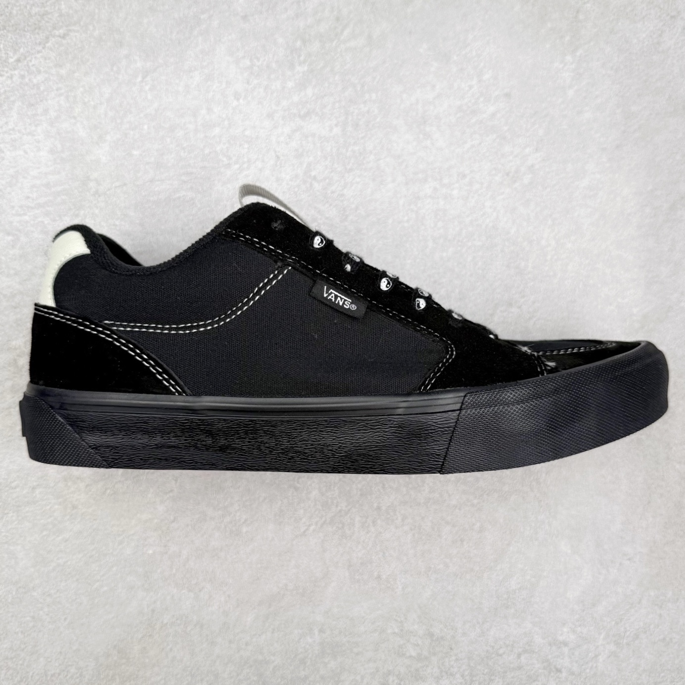 Vans Chukka Push 官方新款 时尚舒适防滑低帮休闲板鞋 黑武士配色 鞋带点缀太极图案 尺码:35 36 36.5 37 38 38.5 39 40 40.5 41 42 42.5 43 44 45-选品中心