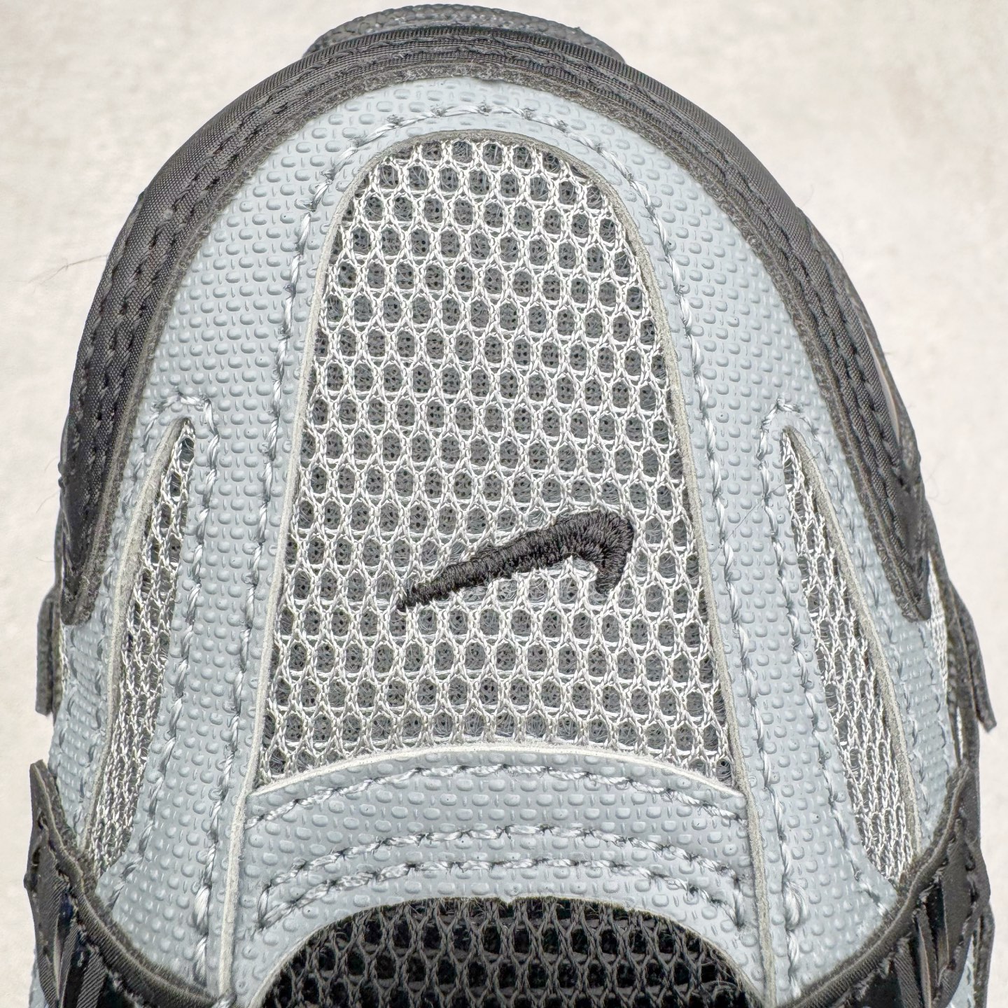 图片[17]-＃CS纯原 NK P-6000 系列低帮复古老爹风休闲运动舒适慢跑鞋 IF6199-003 购入原鞋原装纸板楦头开发 独家私模四层组合大底 市场唯一正确版本 良心定价 新配色陆续出货 进口三文治网面 融合 Pegasus 过往运动鞋设计 助力 21 世纪早期跑步运动跃升时尚新高度 采用透气网眼布、运动风格线条和耐穿覆面 兼具吸睛外观和舒适感受 中底泡绵以田径赛道为灵感 打造厚实设计 缔造出众缓震性能 尺码：36 36.5 37.5 38 38.5 39 40 40.5 41 42 42.5 43 44 44.5 45-选品中心