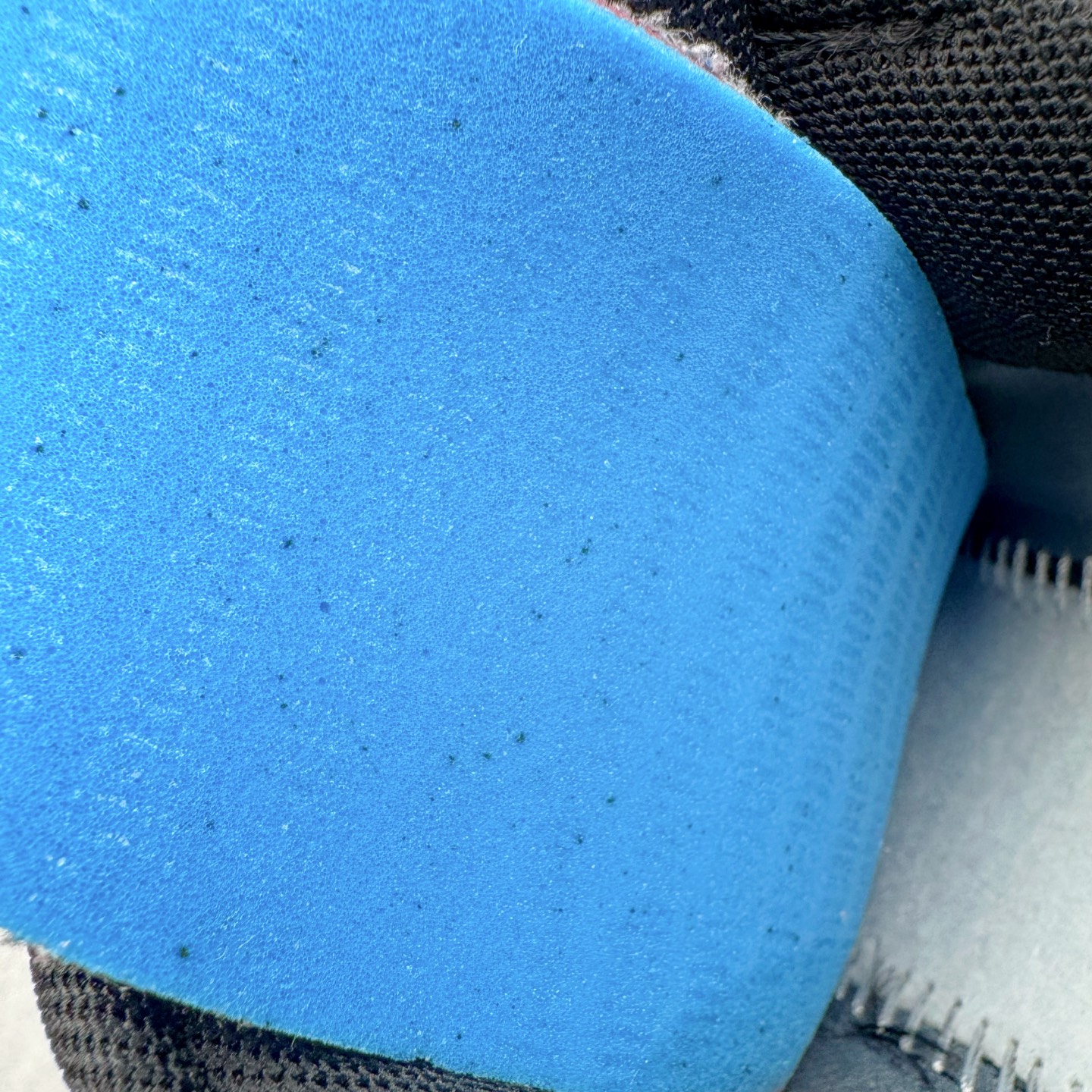 图片[11]-＃CS纯原 NK P-6000 系列低帮复古老爹风休闲运动舒适慢跑鞋 IF6199-003 购入原鞋原装纸板楦头开发 独家私模四层组合大底 市场唯一正确版本 良心定价 新配色陆续出货 进口三文治网面 融合 Pegasus 过往运动鞋设计 助力 21 世纪早期跑步运动跃升时尚新高度 采用透气网眼布、运动风格线条和耐穿覆面 兼具吸睛外观和舒适感受 中底泡绵以田径赛道为灵感 打造厚实设计 缔造出众缓震性能 尺码：36 36.5 37.5 38 38.5 39 40 40.5 41 42 42.5 43 44 44.5 45-选品中心