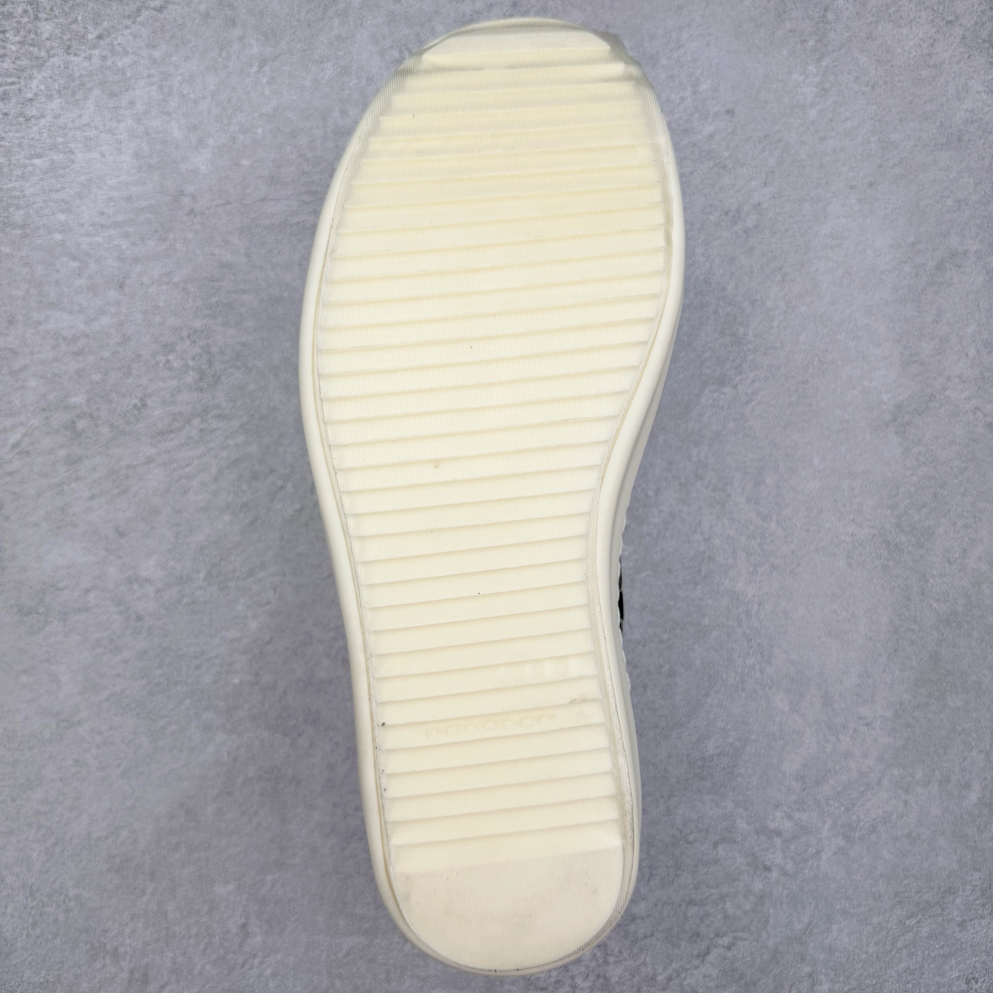 图片[9]-＃DG纯原 Rick Owens Drkshdw 瑞克·欧文斯低帮尼龙布时尚运动板鞋 黑白 二级市场已经7K以上 平台客户随意卖四位数 RO广东原厂出品 纯原天花板 原版一比一复刻 冲正绝不翻车 还原度达到百分之98以上 原楦开发纸版版型 ZP拆解原版1：1复模裁片纸版 力求做到0错位 这样才能达到和zp一致的鞋型味道 采用进口cnc数控机床开发对版独家tpu奶香大底 区别于市场所有版本 zp同源定制尼龙布 达到和zp一致手感 原厂进口细纹布 万邦订购原厂高弹粉红色海绵 内里搭配软质细腻羊皮 TPU高密度大底 软硬度透光度高已经测试和原版一致 尺码：36 37 38 39 40 41 42 43 44 45 46-选品中心