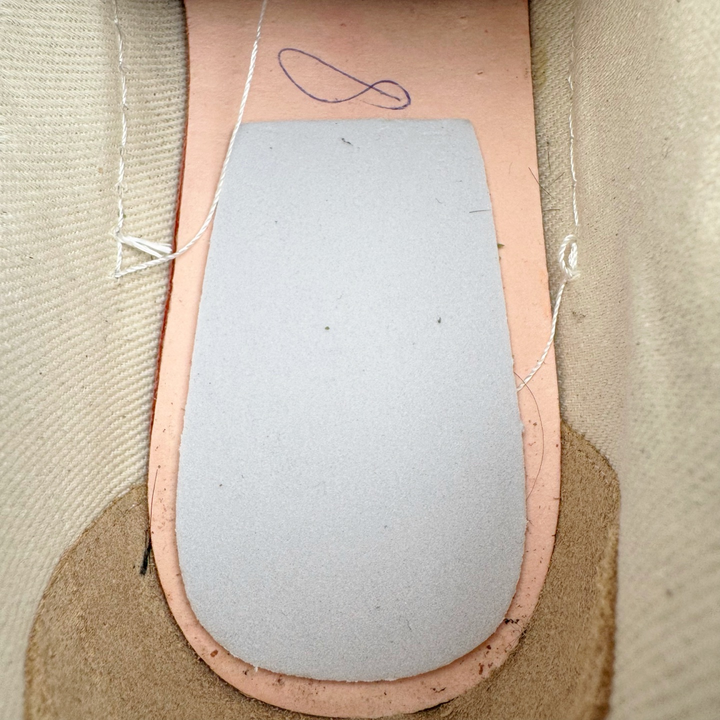 图片[20]-＃DG纯原 Rick Owens Drkshdw 瑞克·欧文斯低帮尼龙布时尚运动板鞋 黑白 二级市场已经7K以上 平台客户随意卖四位数 RO广东原厂出品 纯原天花板 原版一比一复刻 冲正绝不翻车 还原度达到百分之98以上 原楦开发纸版版型 ZP拆解原版1：1复模裁片纸版 力求做到0错位 这样才能达到和zp一致的鞋型味道 采用进口cnc数控机床开发对版独家tpu奶香大底 区别于市场所有版本 zp同源定制尼龙布 达到和zp一致手感 原厂进口细纹布 万邦订购原厂高弹粉红色海绵 内里搭配软质细腻羊皮 TPU高密度大底 软硬度透光度高已经测试和原版一致 尺码：36 37 38 39 40 41 42 43 44 45 46-选品中心