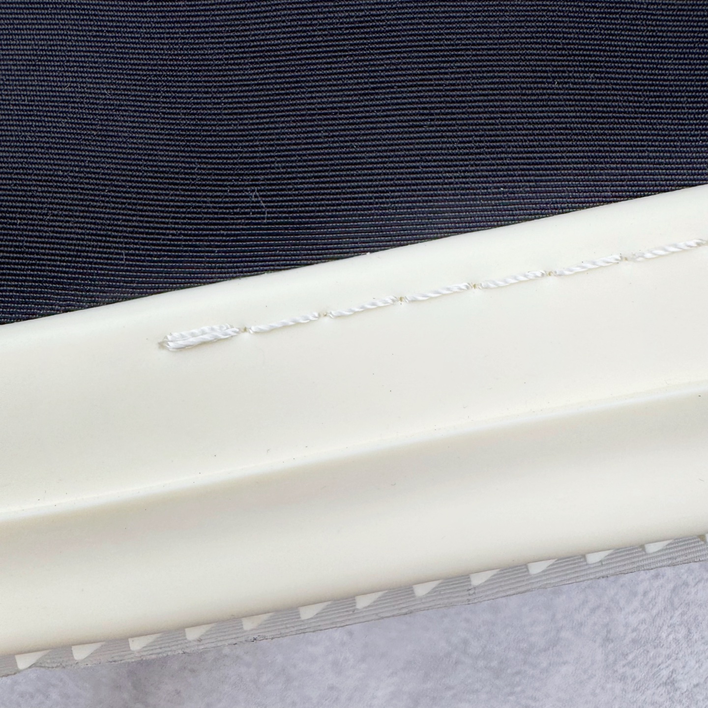 图片[11]-＃DG纯原 Rick Owens Drkshdw 瑞克·欧文斯低帮尼龙布时尚运动板鞋 黑白 二级市场已经7K以上 平台客户随意卖四位数 RO广东原厂出品 纯原天花板 原版一比一复刻 冲正绝不翻车 还原度达到百分之98以上 原楦开发纸版版型 ZP拆解原版1：1复模裁片纸版 力求做到0错位 这样才能达到和zp一致的鞋型味道 采用进口cnc数控机床开发对版独家tpu奶香大底 区别于市场所有版本 zp同源定制尼龙布 达到和zp一致手感 原厂进口细纹布 万邦订购原厂高弹粉红色海绵 内里搭配软质细腻羊皮 TPU高密度大底 软硬度透光度高已经测试和原版一致 尺码：36 37 38 39 40 41 42 43 44 45 46-选品中心