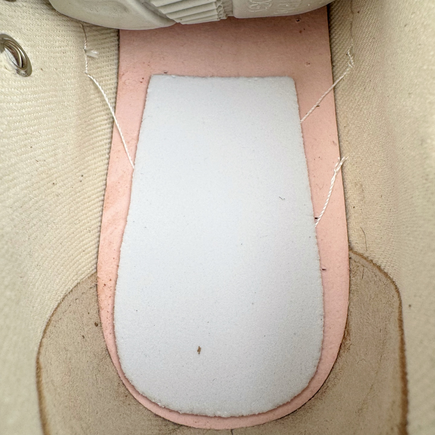 图片[19]-＃DG纯原 Rick Owens Drkshdw 瑞克·欧文斯低帮尼龙布时尚运动板鞋 黑白 二级市场已经7K以上 平台客户随意卖四位数 RO广东原厂出品 纯原天花板 原版一比一复刻 冲正绝不翻车 还原度达到百分之98以上 原楦开发纸版版型 ZP拆解原版1：1复模裁片纸版 力求做到0错位 这样才能达到和zp一致的鞋型味道 采用进口cnc数控机床开发对版独家tpu奶香大底 区别于市场所有版本 zp同源定制尼龙布 达到和zp一致手感 原厂进口细纹布 万邦订购原厂高弹粉红色海绵 内里搭配软质细腻羊皮 TPU高密度大底 软硬度透光度高已经测试和原版一致 尺码：36 37 38 39 40 41 42 43 44 45 46-选品中心