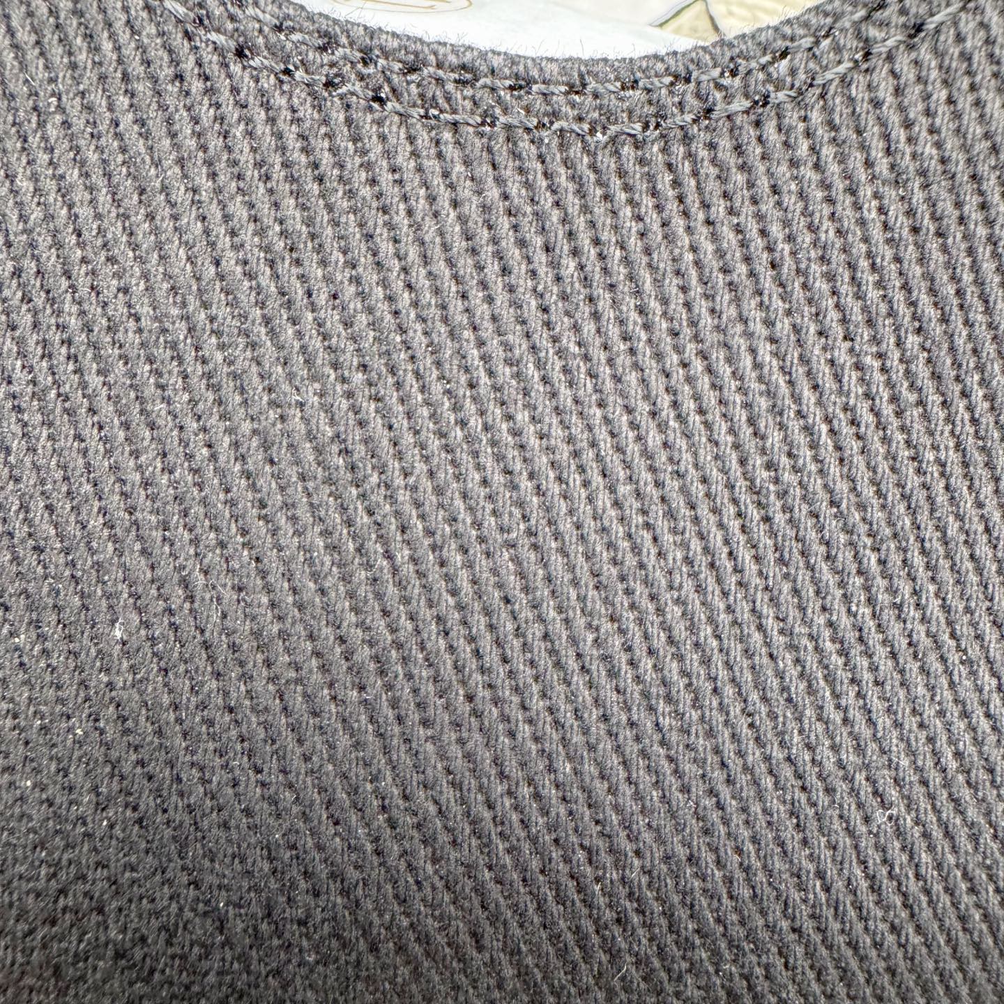 图片[14]-＃DG纯原 Rick Owens Drkshdw 瑞克·欧文斯低帮尼龙布时尚运动板鞋 黑白 二级市场已经7K以上 平台客户随意卖四位数 RO广东原厂出品 纯原天花板 原版一比一复刻 冲正绝不翻车 还原度达到百分之98以上 原楦开发纸版版型 ZP拆解原版1：1复模裁片纸版 力求做到0错位 这样才能达到和zp一致的鞋型味道 采用进口cnc数控机床开发对版独家tpu奶香大底 区别于市场所有版本 zp同源定制尼龙布 达到和zp一致手感 原厂进口细纹布 万邦订购原厂高弹粉红色海绵 内里搭配软质细腻羊皮 TPU高密度大底 软硬度透光度高已经测试和原版一致 尺码：36 37 38 39 40 41 42 43 44 45 46-选品中心