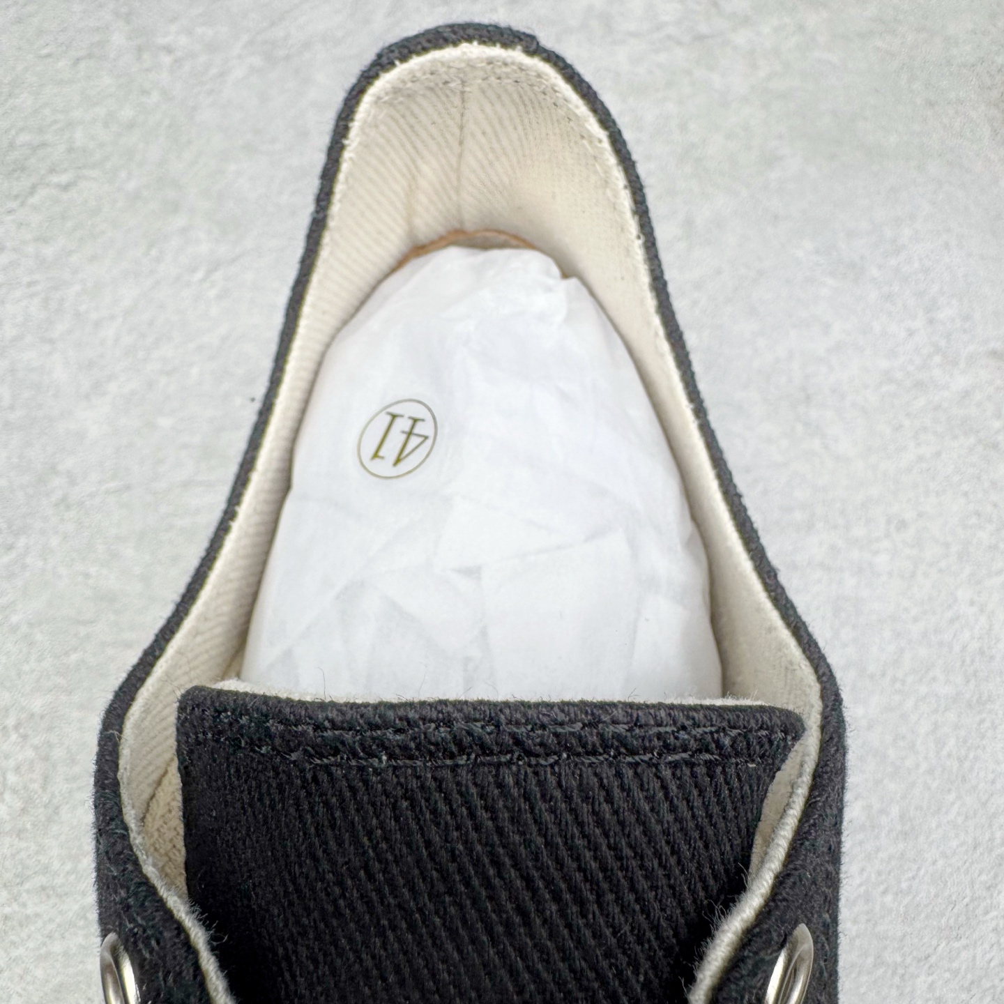 图片[16]-＃DG纯原 Rick Owens Drkshdw 瑞克·欧文斯低帮尼龙布时尚运动板鞋 黑白 二级市场已经7K以上 平台客户随意卖四位数 RO广东原厂出品 纯原天花板 原版一比一复刻 冲正绝不翻车 还原度达到百分之98以上 原楦开发纸版版型 ZP拆解原版1：1复模裁片纸版 力求做到0错位 这样才能达到和zp一致的鞋型味道 采用进口cnc数控机床开发对版独家tpu奶香大底 区别于市场所有版本 zp同源定制尼龙布 达到和zp一致手感 原厂进口细纹布 万邦订购原厂高弹粉红色海绵 内里搭配软质细腻羊皮 TPU高密度大底 软硬度透光度高已经测试和原版一致 尺码：36 37 38 39 40 41 42 43 44 45 46-选品中心