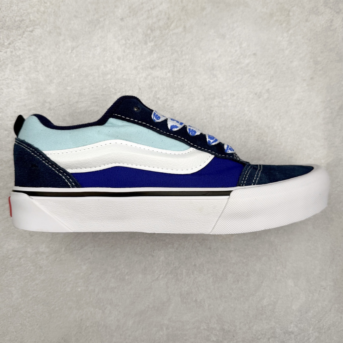 Vans Classics Knu Skool 蓝白拼接 字母鞋带 厚鞋舌面包鞋 肥胖版大Logo 原版猪八皮面料 尺码:35 36 36.5 37 38 38.5 39 40 40.5 41 42 42.5 43 44 45 工艺:硫化1:1(重量1:1、真标、原钢印、材质标、鞋型标、合格证)-选品中心
