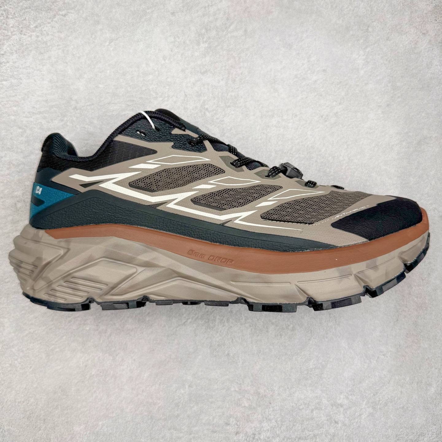 凯乐石 KAILAS C 4 舒适缓冲徒步 织物TPU减震防滑透气包裹性轻便低帮 超强抓地力越野跑步鞋 KAILAS凯乐石品牌是全球三大全系攀登品牌之一，于2003年创立于中国广州，致力于为有攀登梦想的户外运动员及爱好者，研发制造功能性专业装备，满足他们在极限环境下安全舒适的需求，凯乐石专注于科技面料的开发及专业功能设计，产品线覆盖登山、攀岩、徒步、越野跑山、露营、旅行等多项户外运动，通过运动员的测试反馈，不断进化迭代，产品荣获国内外大奖71座，发明专利21个，更突破性的自主研发攀登器械，打造出中国的攀登硬实力。实拍调校N版已经零色差零失真 百分百还原实物色彩所见即所得 不存在货不对板色差等低级问题 选购参考实物拍摄 不混卖不参货 只用心做好货严格选品 承诺混一赔十 尺码：36 36.5 37.5 38 38.5 39 40 40.5 41 42 42.5 43 44 44.5 45-选品中心