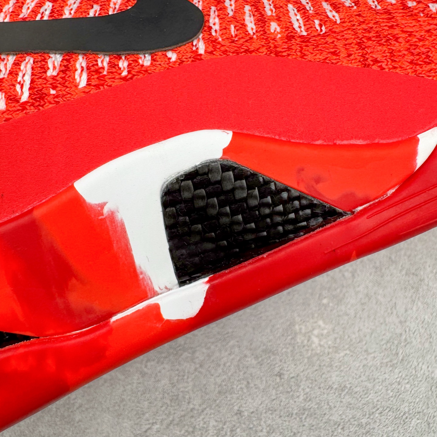 图片[18]-＃灭世纯原 NK KOBE 9 ELITE PROTRO \\\”科比9代精英高帮 圣诞红 FZ7335-600 2025曼巴年🐍重磅新品 市场最强科比9代精英版 独家出货 ✅原楦打造灵动版型 鞋头➕腰身➕后跟 360°无死角 ✅原厂工艺3层立体编织flyknit鞋面 厚度同步ZP吊打市场“纯原” ✅原厂碳板加持 立体感区分市场货品 ✅区分市场货品🌪过验级拉帮细节 ✅内置全新复刻版中底鞋垫 REACT缓震 密度增加抗衰减 ✅针对海外市场增加 47.5 满足精英选手实战需求 最强科9 灭世制造 用实力让情怀落地 👊🏻 实拍调校N版已经零色差零失真 百分百还原实物色彩所见即所得 不存在货不对板色差等低级问题 选购参考实物拍摄 不混卖不参货 只用心做好货严格选品 承诺混一赔十 尺码：39 40 40.5 41 42 42.5 43 44 44.5 45 46 47.5-选品中心