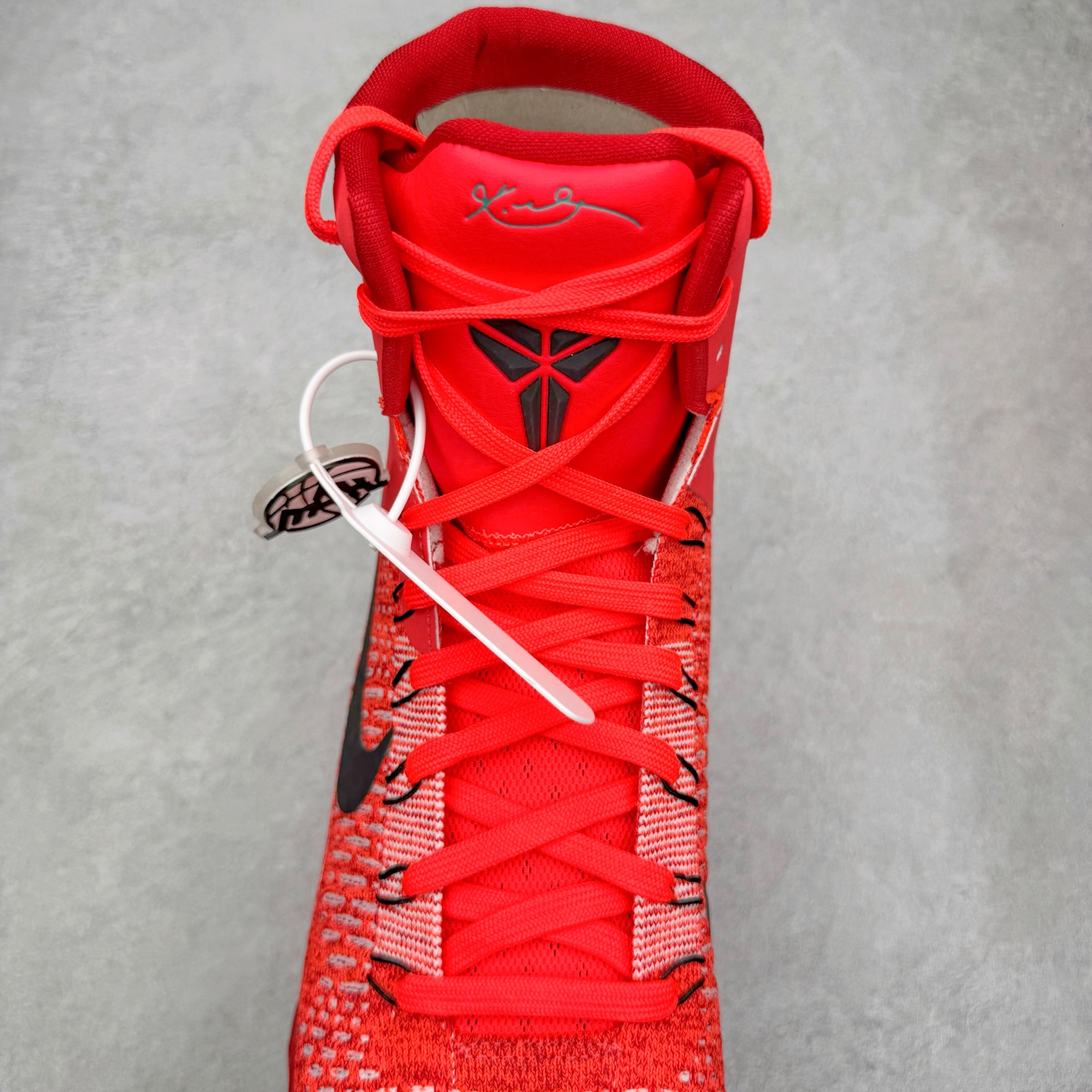 图片[5]-＃灭世纯原 NK KOBE 9 ELITE PROTRO \\\”科比9代精英高帮 圣诞红 FZ7335-600 2025曼巴年🐍重磅新品 市场最强科比9代精英版 独家出货 ✅原楦打造灵动版型 鞋头➕腰身➕后跟 360°无死角 ✅原厂工艺3层立体编织flyknit鞋面 厚度同步ZP吊打市场“纯原” ✅原厂碳板加持 立体感区分市场货品 ✅区分市场货品🌪过验级拉帮细节 ✅内置全新复刻版中底鞋垫 REACT缓震 密度增加抗衰减 ✅针对海外市场增加 47.5 满足精英选手实战需求 最强科9 灭世制造 用实力让情怀落地 👊🏻 实拍调校N版已经零色差零失真 百分百还原实物色彩所见即所得 不存在货不对板色差等低级问题 选购参考实物拍摄 不混卖不参货 只用心做好货严格选品 承诺混一赔十 尺码：39 40 40.5 41 42 42.5 43 44 44.5 45 46 47.5-选品中心