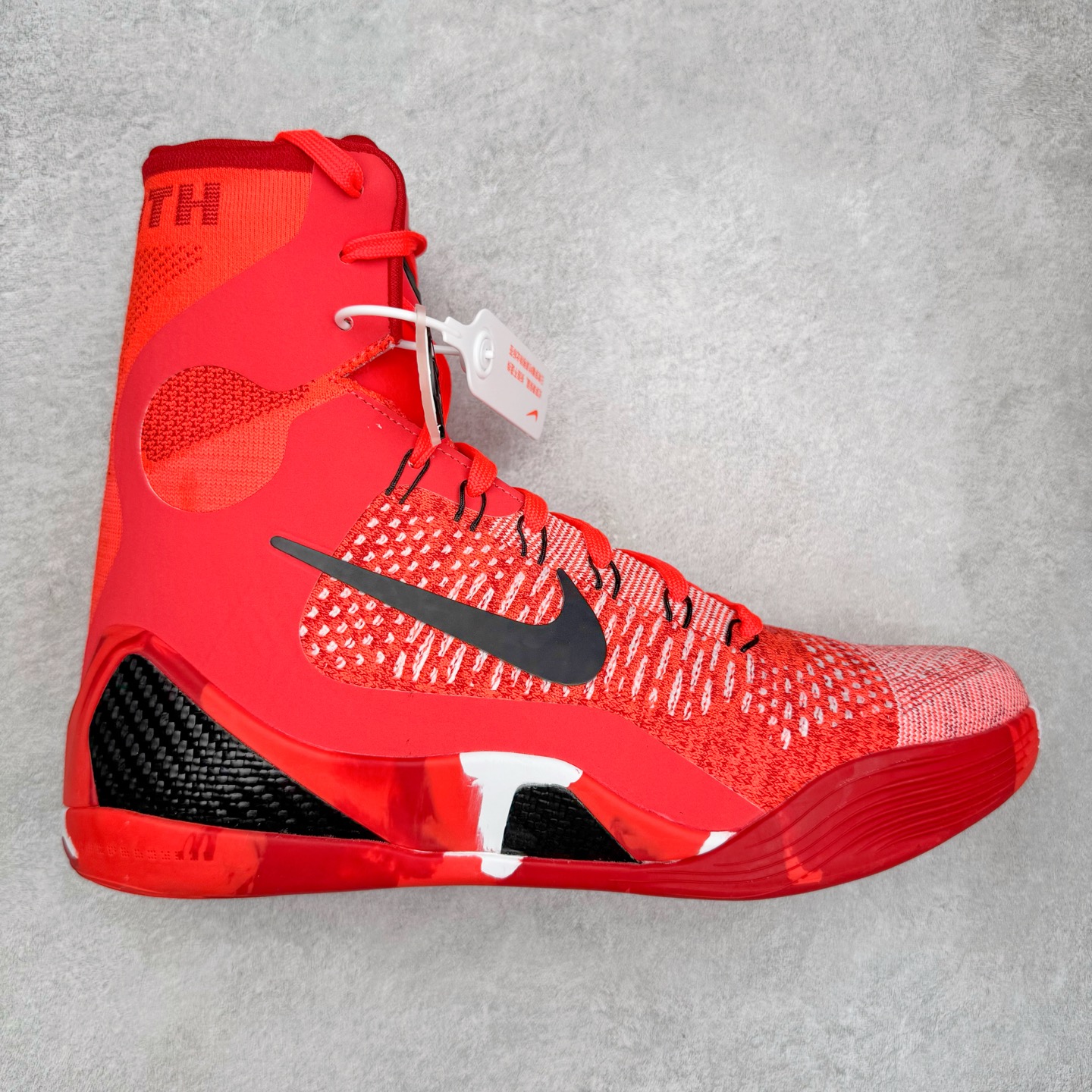 ＃灭世纯原 NK KOBE 9 ELITE PROTRO \\\”科比9代精英高帮 圣诞红 FZ7335-600 2025曼巴年🐍重磅新品 市场最强科比9代精英版 独家出货 ✅原楦打造灵动版型 鞋头➕腰身➕后跟 360°无死角 ✅原厂工艺3层立体编织flyknit鞋面 厚度同步ZP吊打市场“纯原” ✅原厂碳板加持 立体感区分市场货品 ✅区分市场货品🌪过验级拉帮细节 ✅内置全新复刻版中底鞋垫 REACT缓震 密度增加抗衰减 ✅针对海外市场增加 47.5 满足精英选手实战需求 最强科9 灭世制造 用实力让情怀落地 👊🏻 实拍调校N版已经零色差零失真 百分百还原实物色彩所见即所得 不存在货不对板色差等低级问题 选购参考实物拍摄 不混卖不参货 只用心做好货严格选品 承诺混一赔十 尺码：39 40 40.5 41 42 42.5 43 44 44.5 45 46 47.5-选品中心