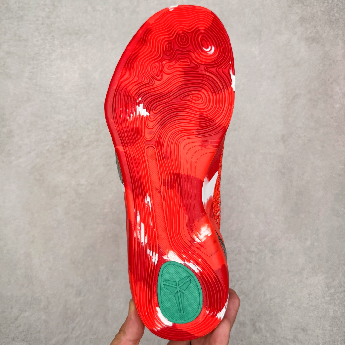 图片[9]-＃灭世纯原 NK KOBE 9 ELITE PROTRO \\\”科比9代精英高帮 圣诞红 FZ7335-600 2025曼巴年🐍重磅新品 市场最强科比9代精英版 独家出货 ✅原楦打造灵动版型 鞋头➕腰身➕后跟 360°无死角 ✅原厂工艺3层立体编织flyknit鞋面 厚度同步ZP吊打市场“纯原” ✅原厂碳板加持 立体感区分市场货品 ✅区分市场货品🌪过验级拉帮细节 ✅内置全新复刻版中底鞋垫 REACT缓震 密度增加抗衰减 ✅针对海外市场增加 47.5 满足精英选手实战需求 最强科9 灭世制造 用实力让情怀落地 👊🏻 实拍调校N版已经零色差零失真 百分百还原实物色彩所见即所得 不存在货不对板色差等低级问题 选购参考实物拍摄 不混卖不参货 只用心做好货严格选品 承诺混一赔十 尺码：39 40 40.5 41 42 42.5 43 44 44.5 45 46 47.5-选品中心